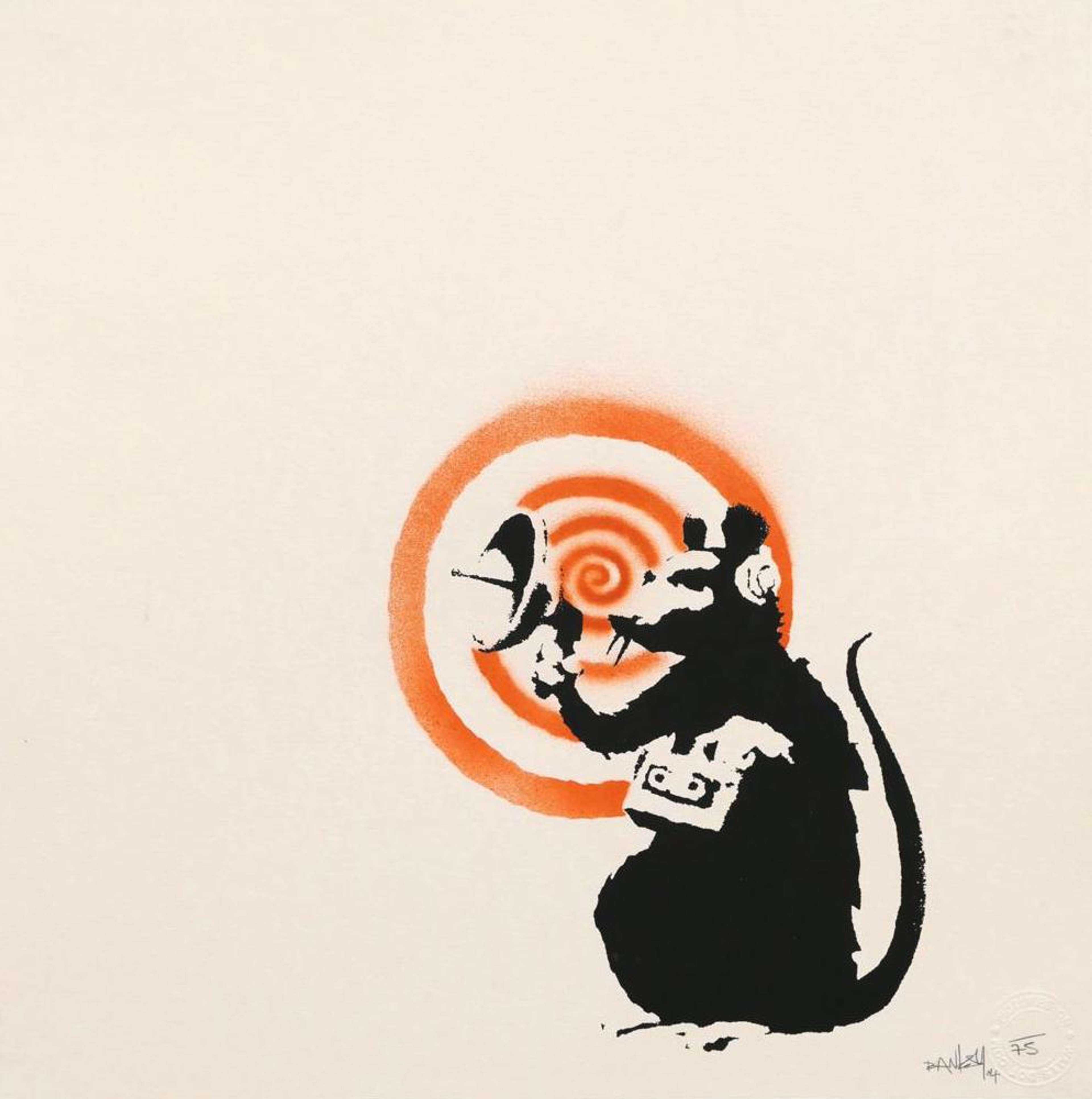 Un rat en encre noire, portant un casque audio et tenant un magnétophone ainsi qu'un récepteur, avec des lignes de radar rouges émanant du récepteur sur un fond blanc cassé.