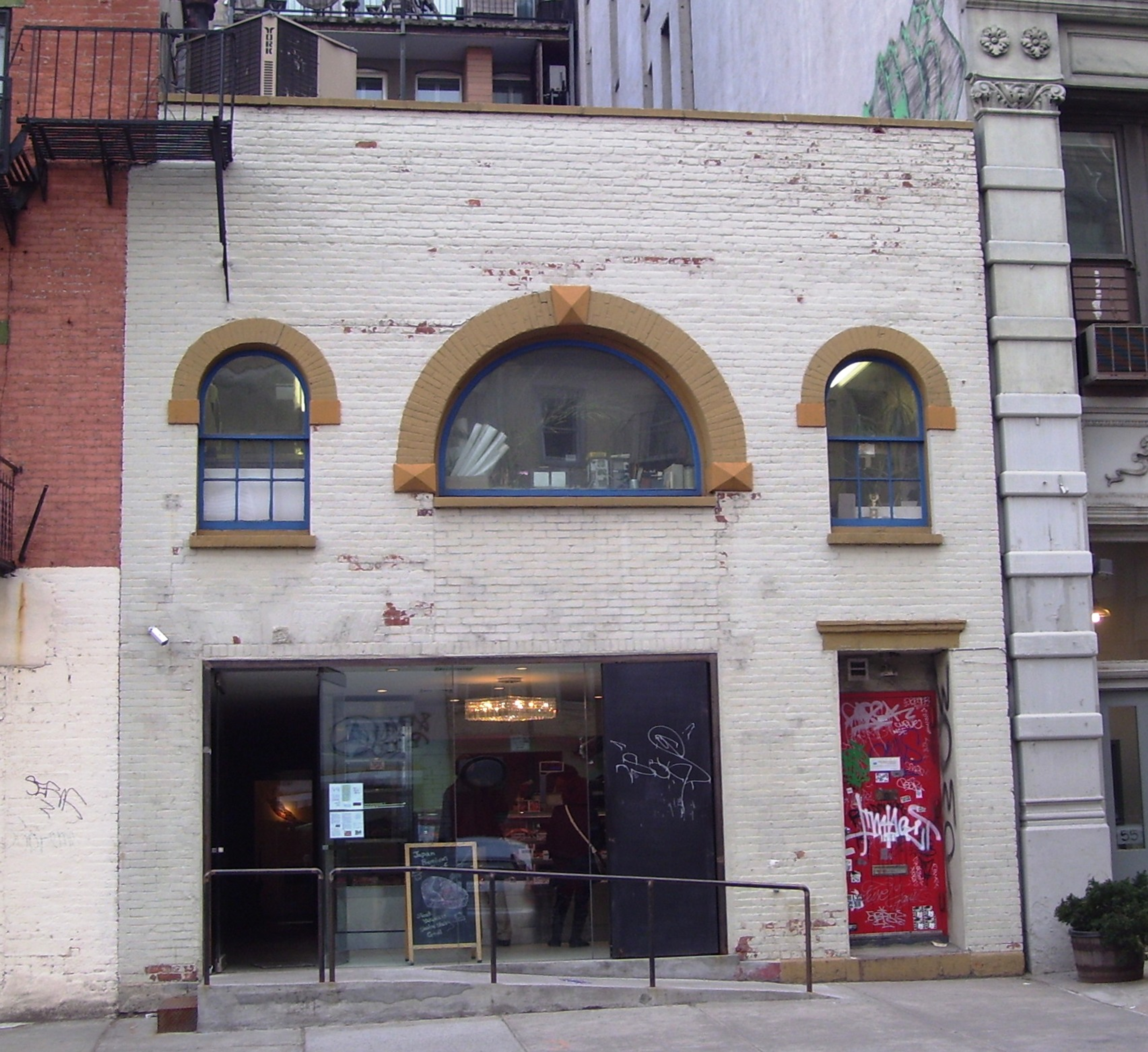 Une image de l'appartement de l'artiste Jean-Michel Basquiat à New York.