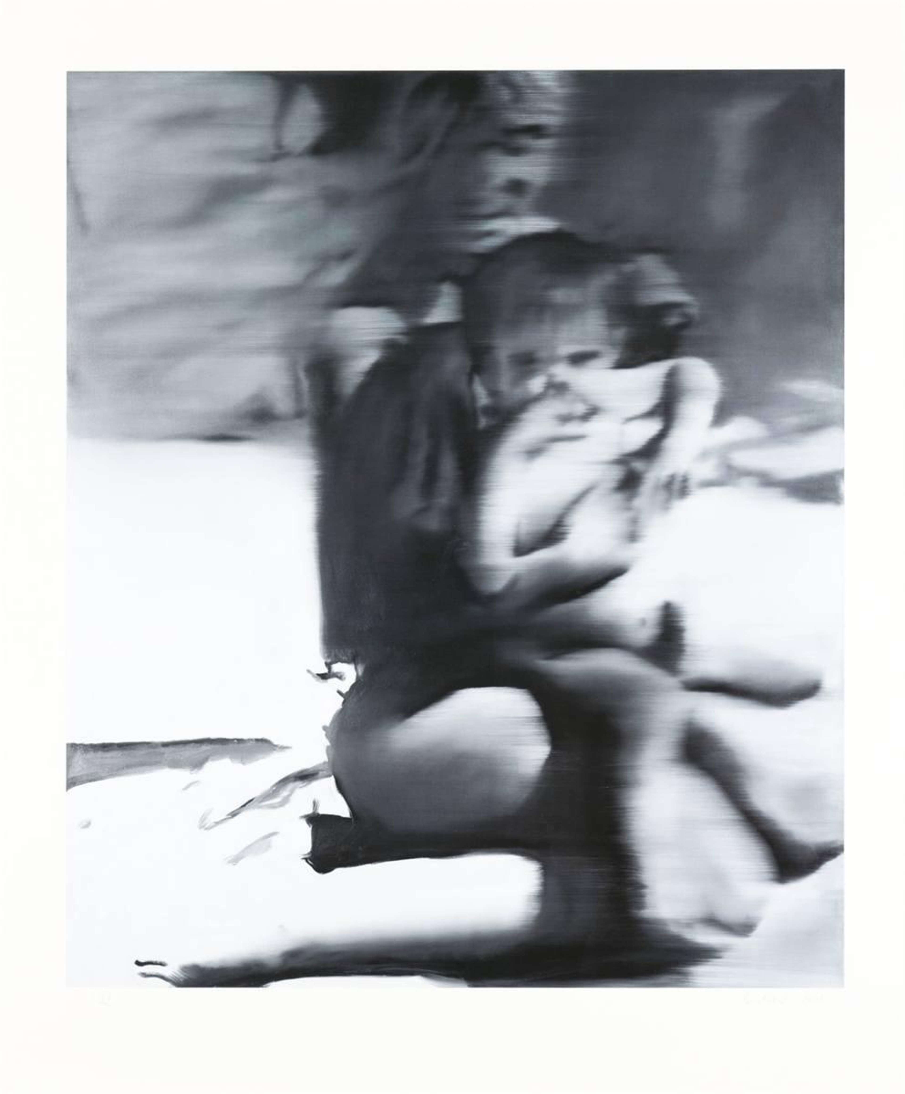 Une lithographie monochrome de Gerhard Richter représentant une mère et son enfant. Les figures sont toutes deux floues et composées de lignes horizontales.