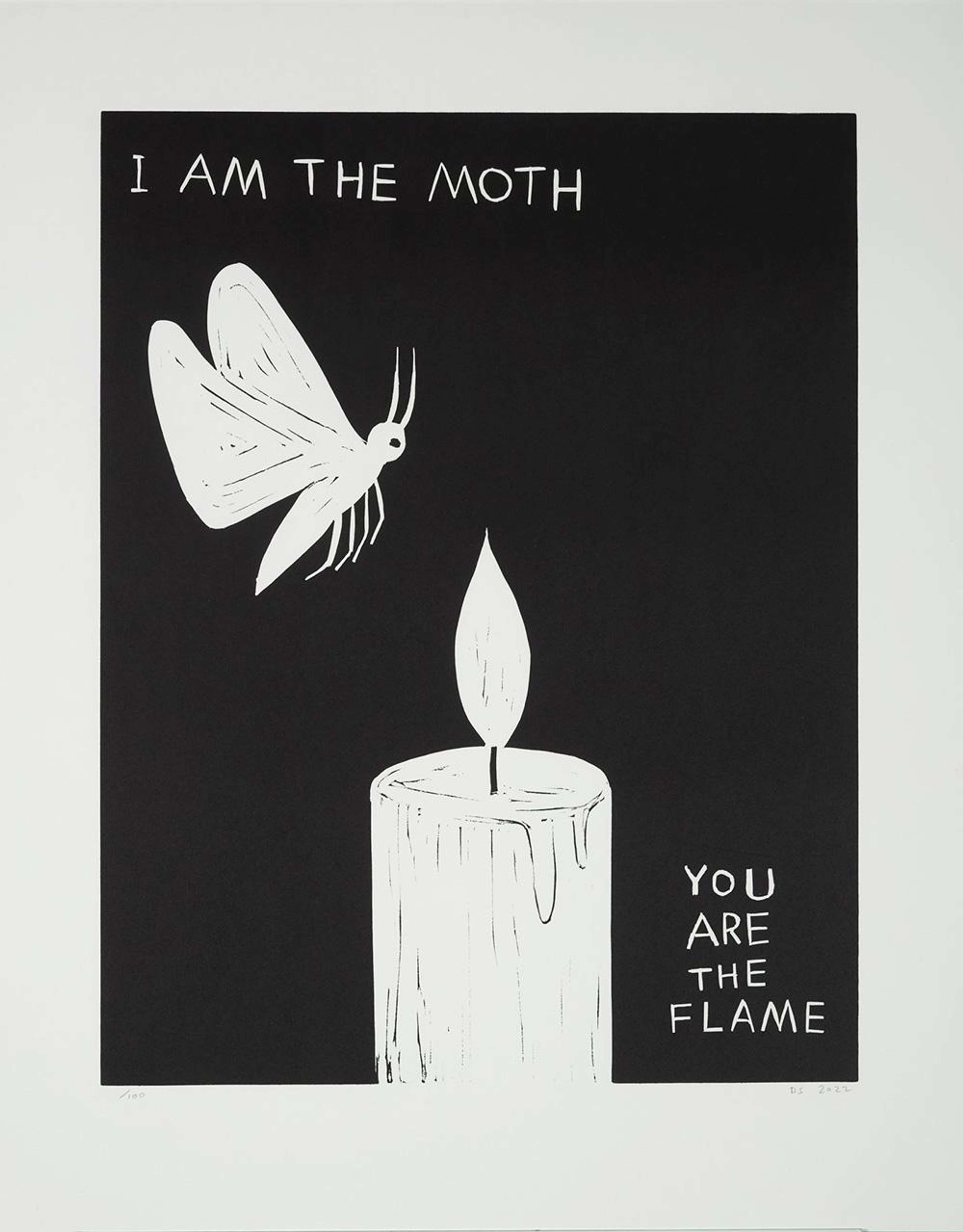 Cette estampe représente un papillon blanc et une bougie sur un fond noir, avec le titre écrit dans le coin supérieur gauche.