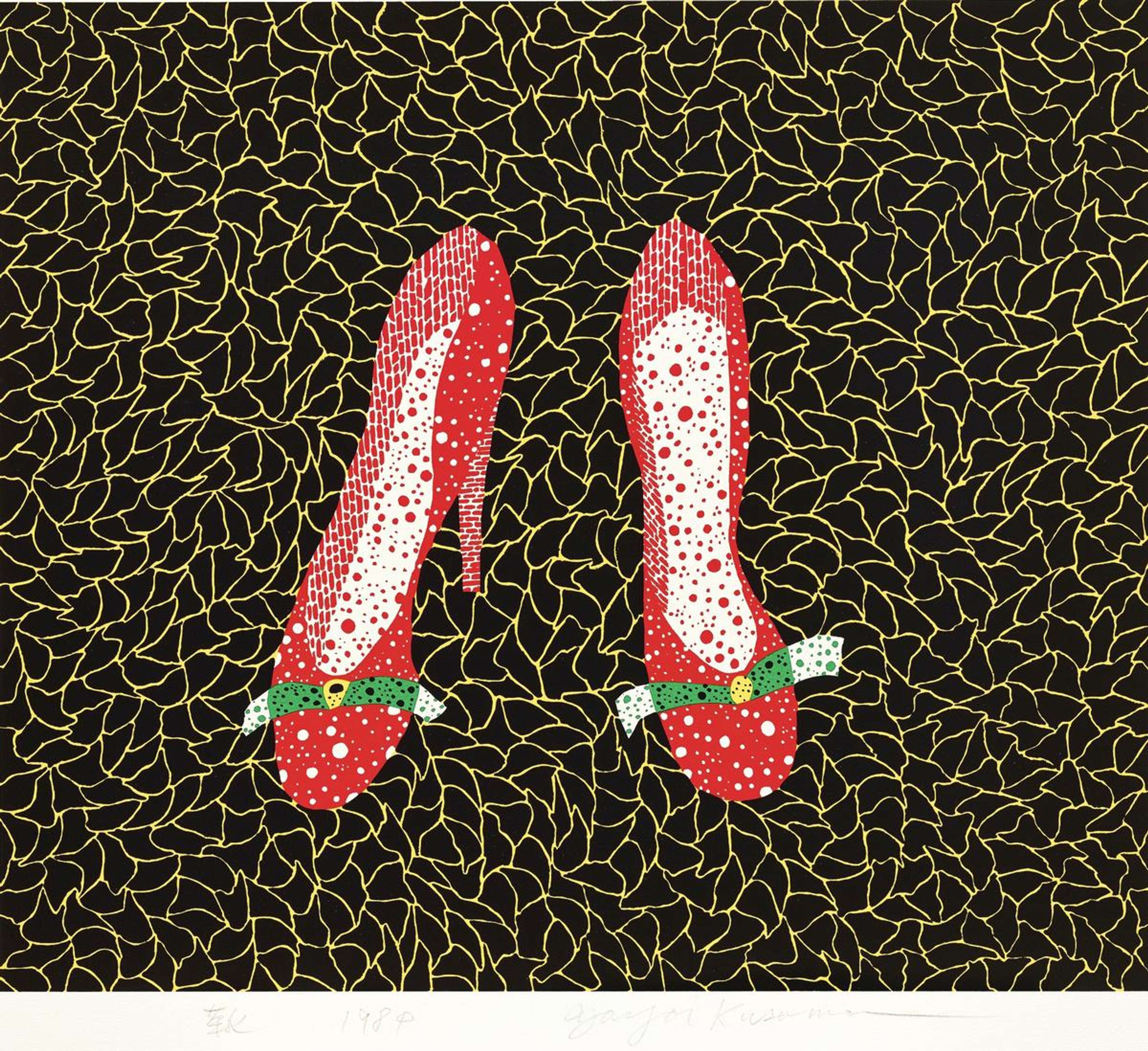Close, frontal view of dotted high heels, their contours amplified by rhythmic Infinity Nets.