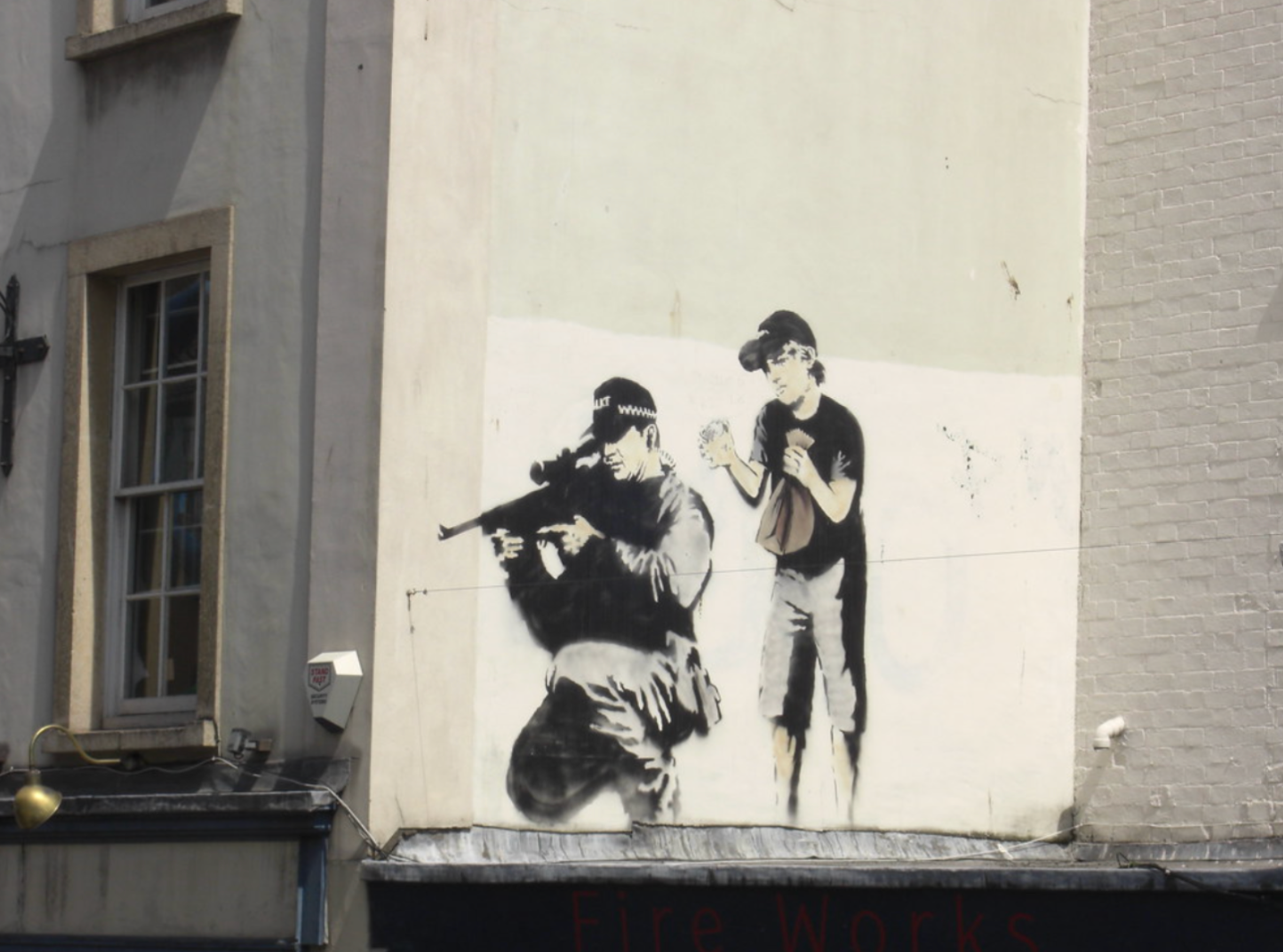 Police Sniper par Banksy - MyArtBroker