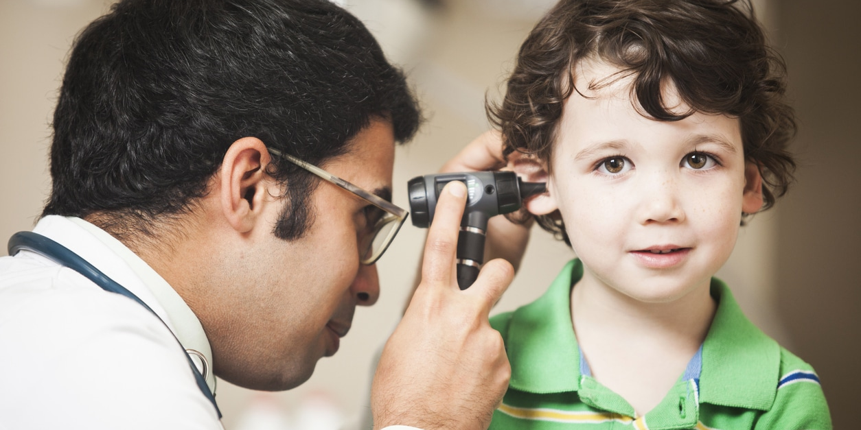 Child comfortable and pain-free after natural treatment for ear infection