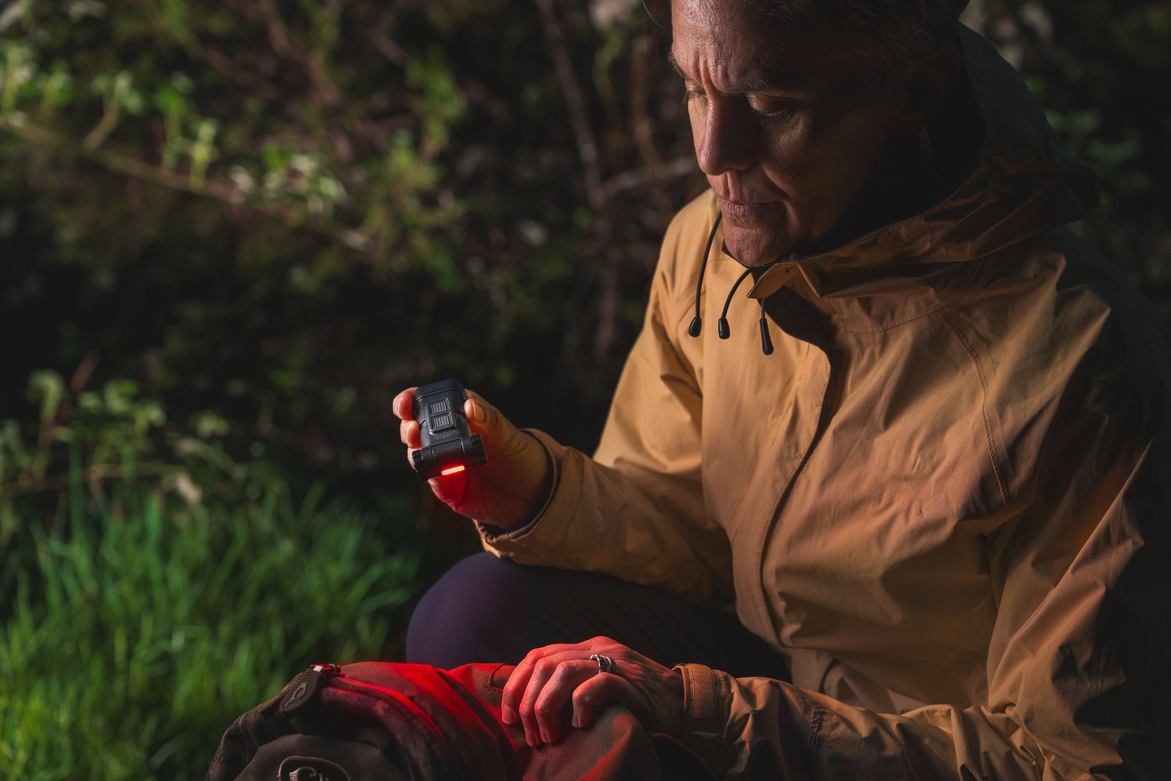 HX4 | COAST: Innovative LED Flashlights and Hands Free Lighting