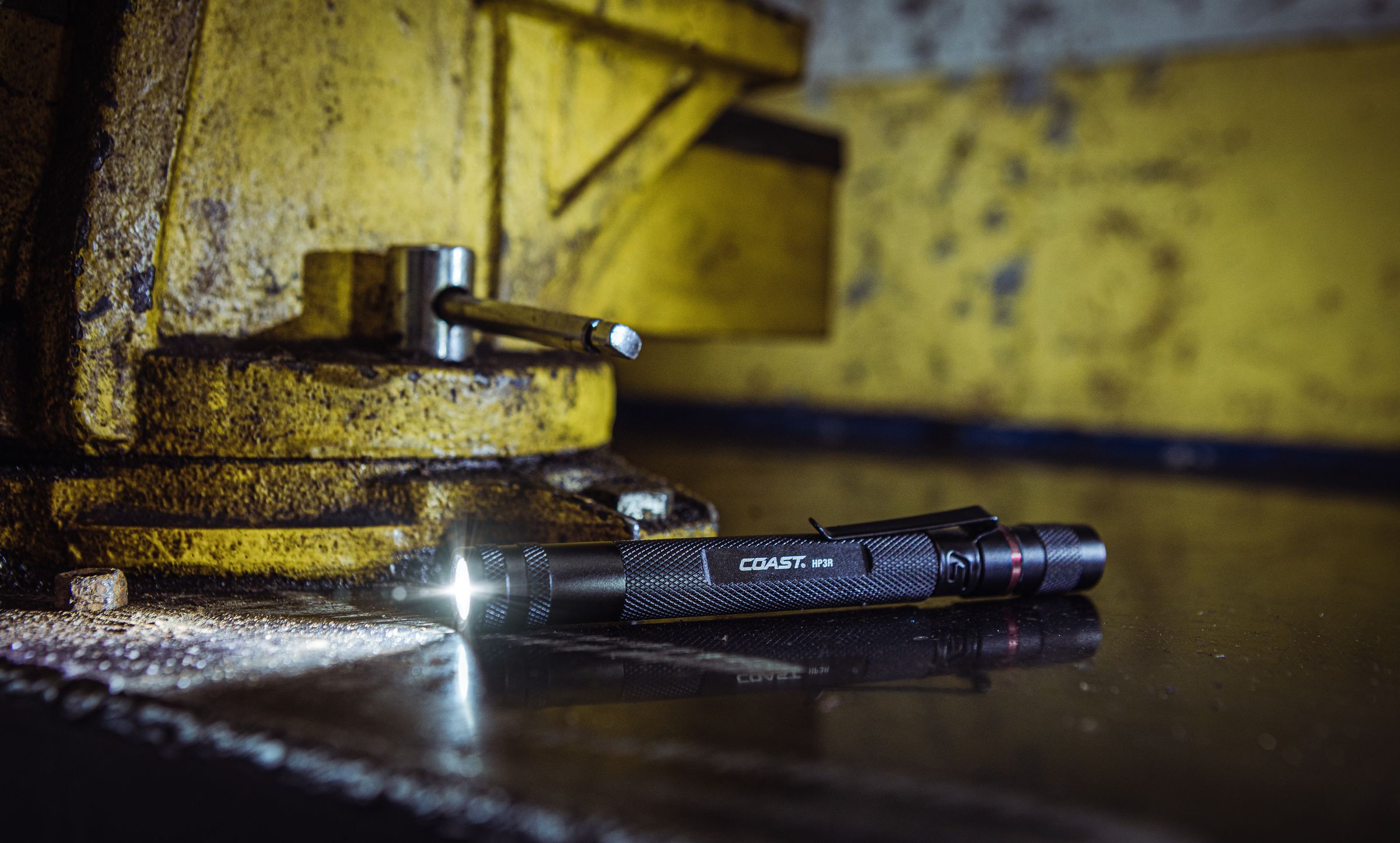 COAST: Innovative LED Flashlights and Hands Free Lighting Solutions