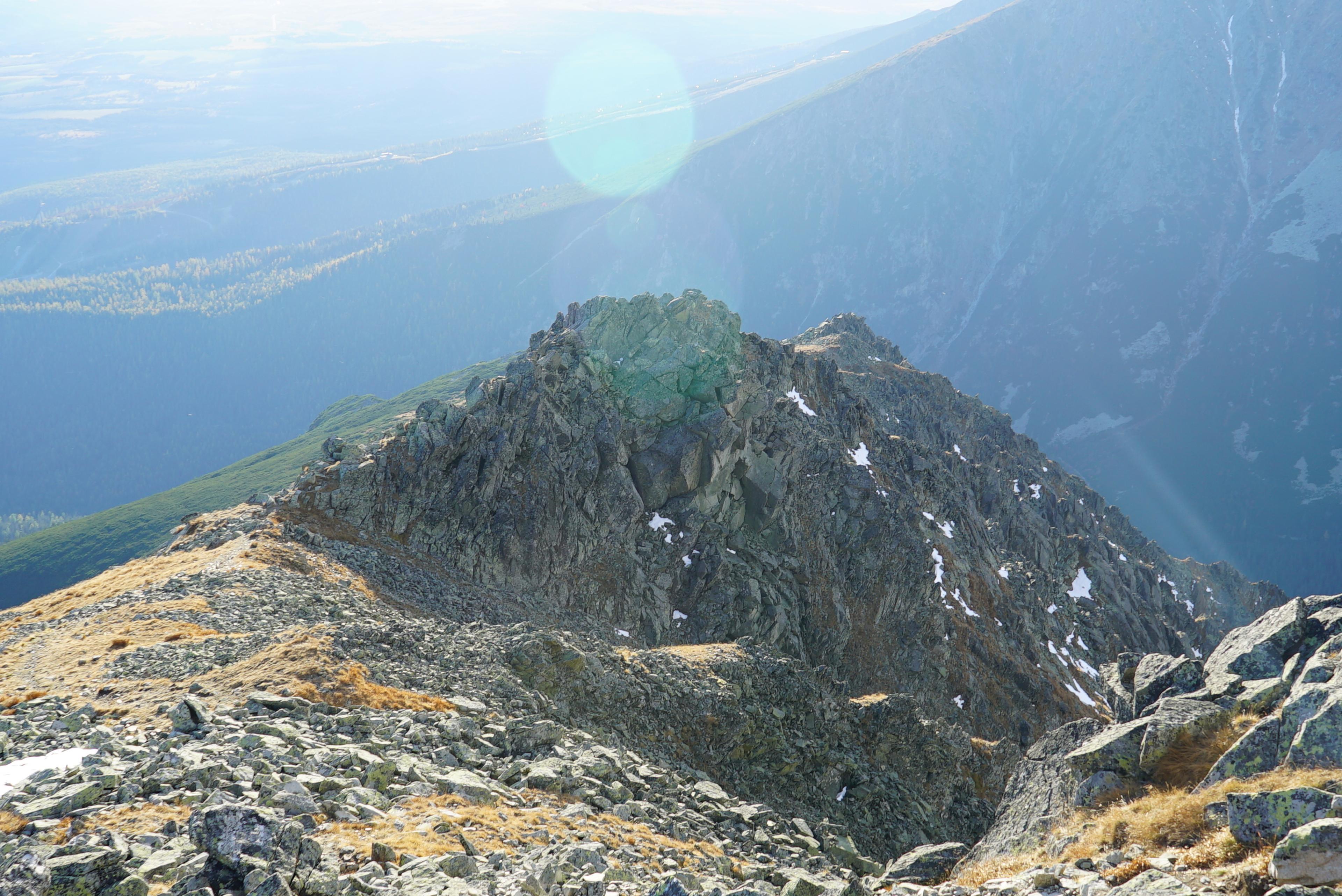 Wild alpine terrain · Rocky ridges · Exposed sections · High mountain landscapes · Panoramic views