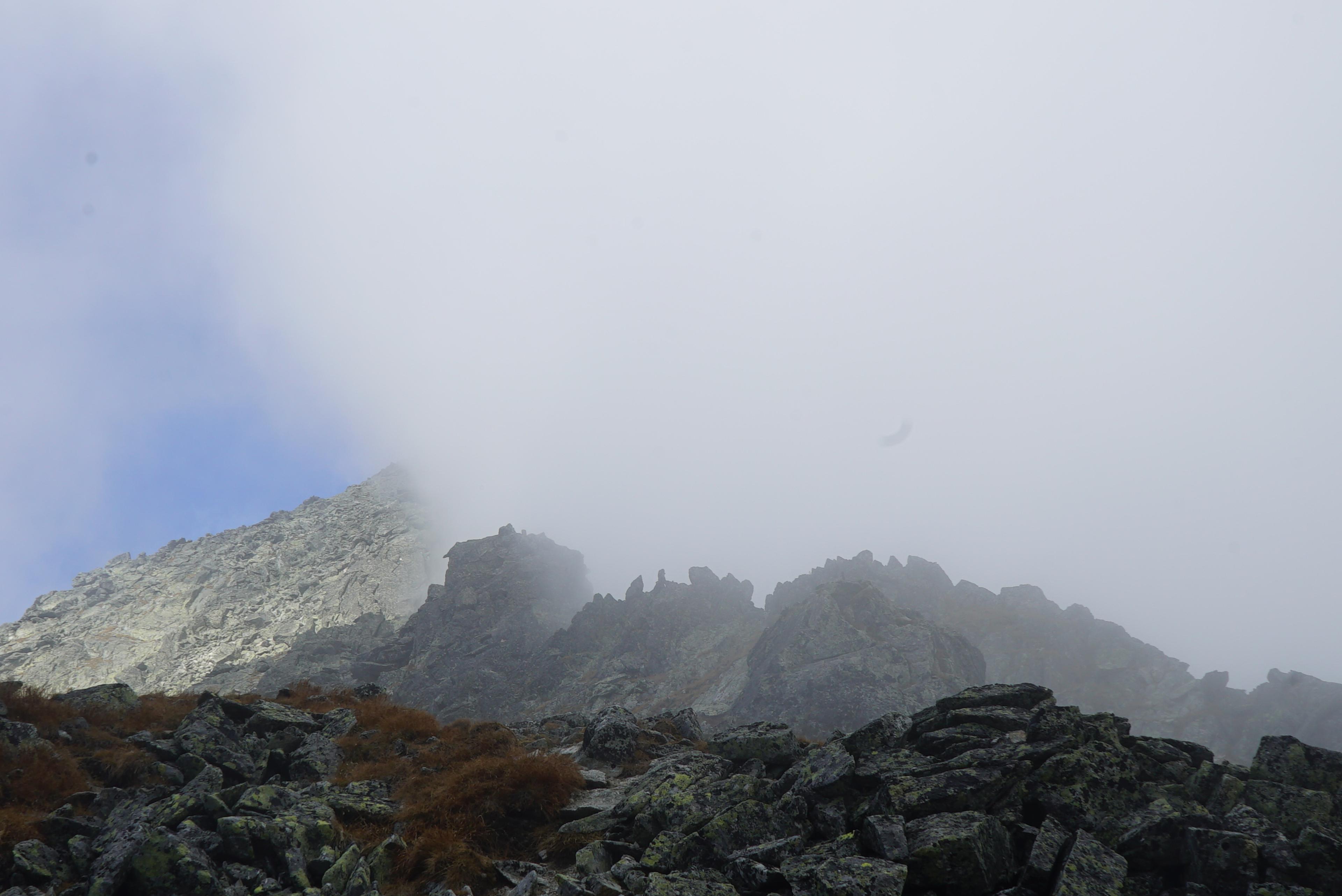 Wild alpine terrain · Rocky ridges · Exposed sections · High mountain landscapes · Panoramic views