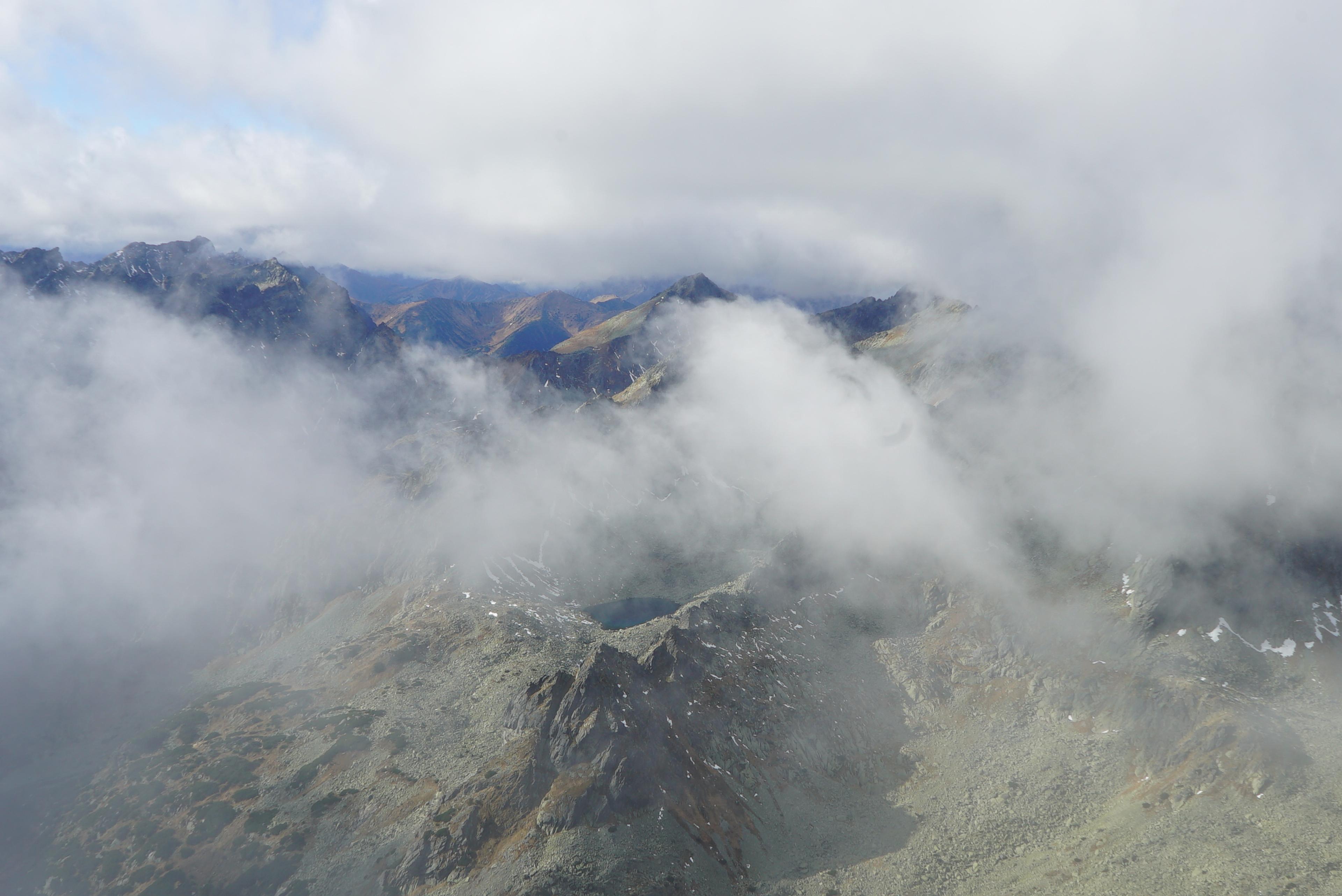Wild alpine terrain · Rocky ridges · Exposed sections · High mountain landscapes · Panoramic views
