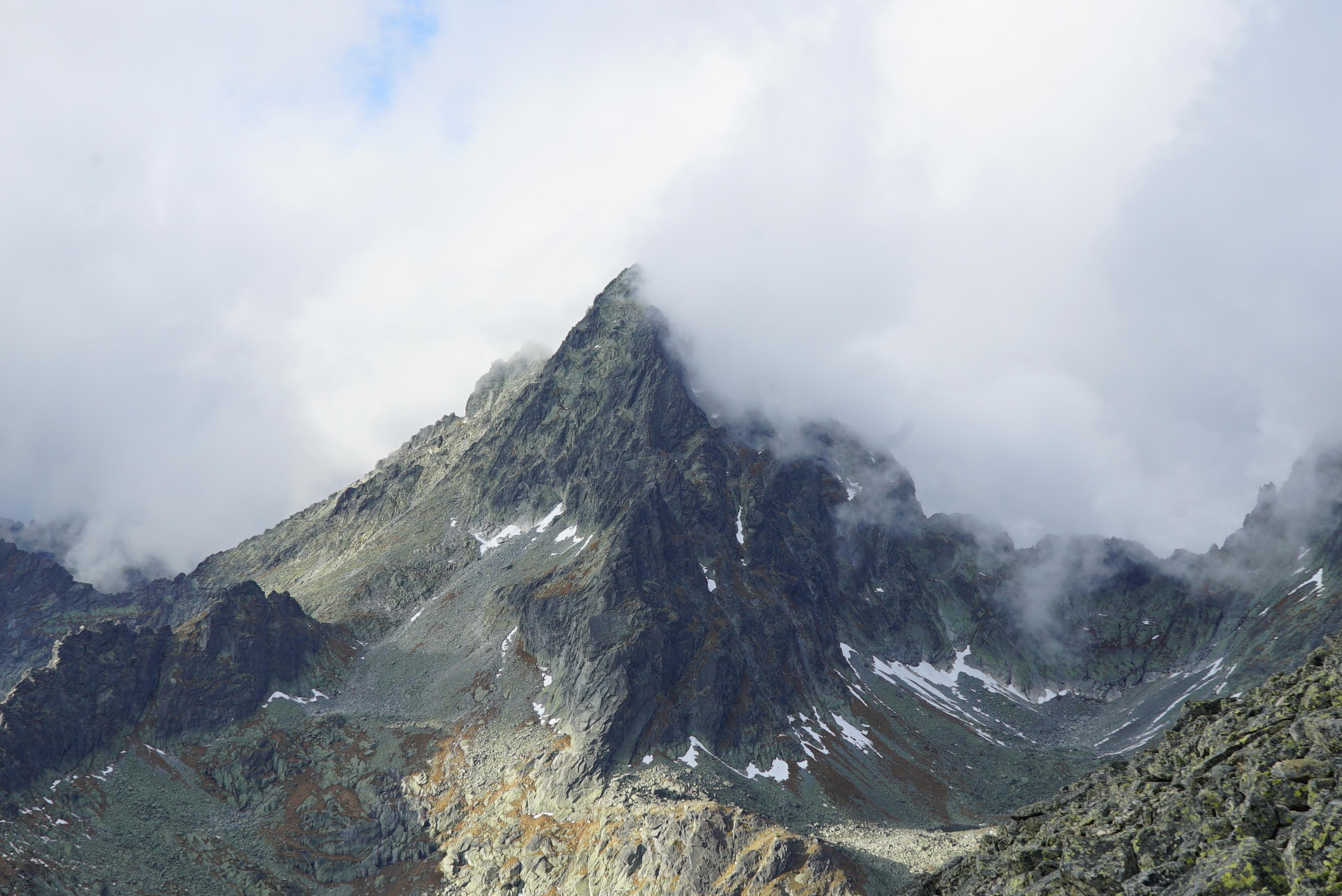 Wild alpine terrain · Rocky ridges · Exposed sections · High mountain landscapes · Panoramic views
