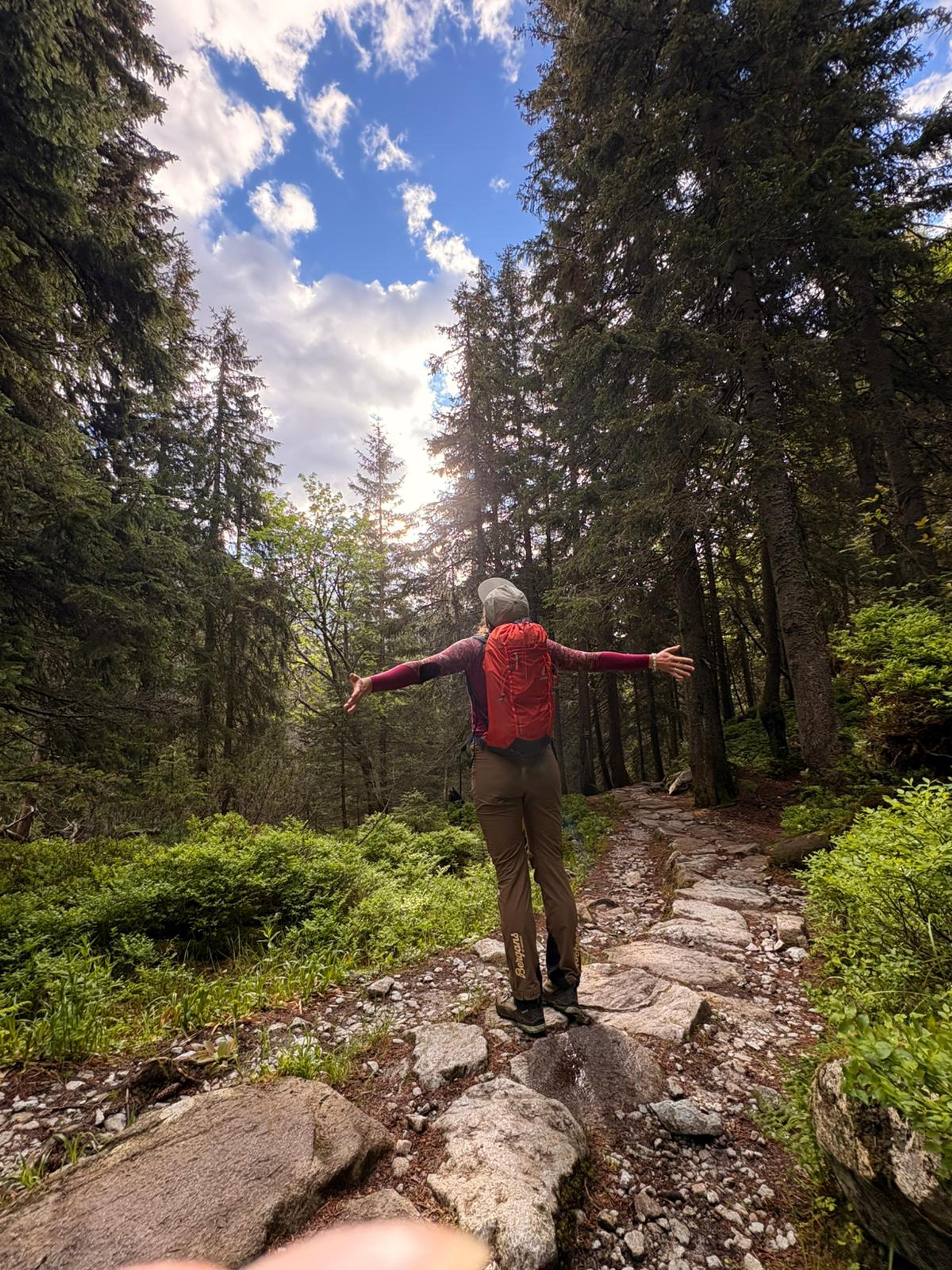 green forrest girl walks 