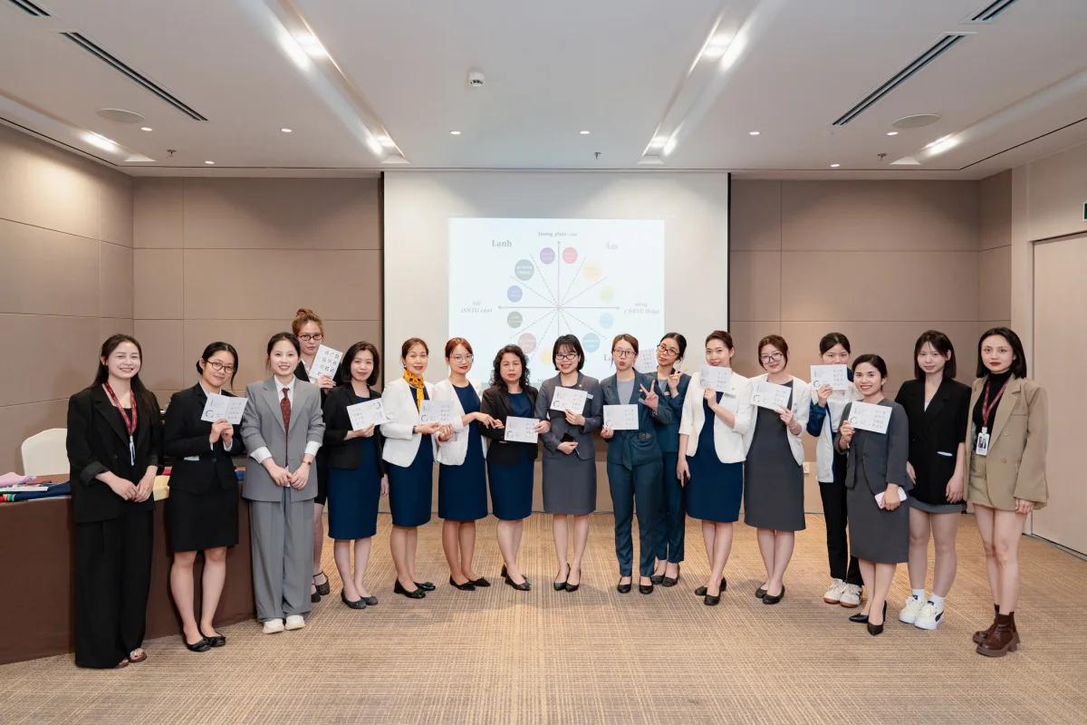 Ảnh nhóm sau workshop Personal Color tại Sheraton Hotel.