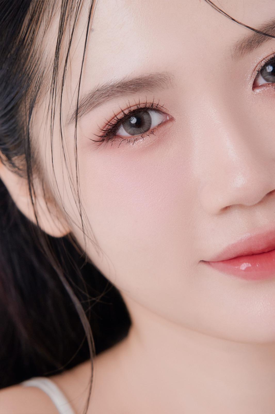Concealer là gì? Cách che khuyết điểm không bị mốc