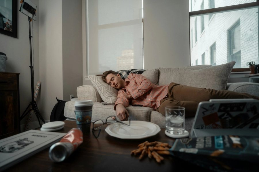 Couch Potato Investing in Canada: A Simple Index Portfolio Guide