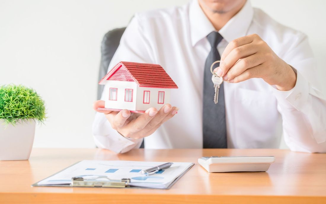 What-is-a-Real-Estate-Broker-App