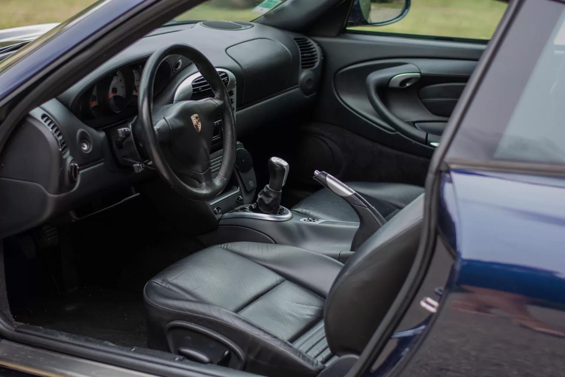 996 Porsche 911 Intro