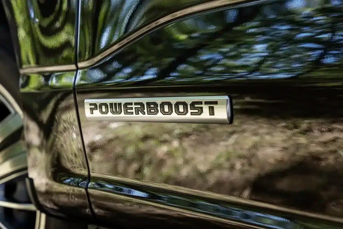 The Resurgence of Hybrid Vehicles: A Sustainable Bridge in the Automotive Industry