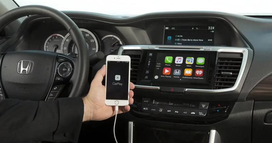 Apple CarPlay vs. Android Auto: The Battle for Your Car’s Dashboard