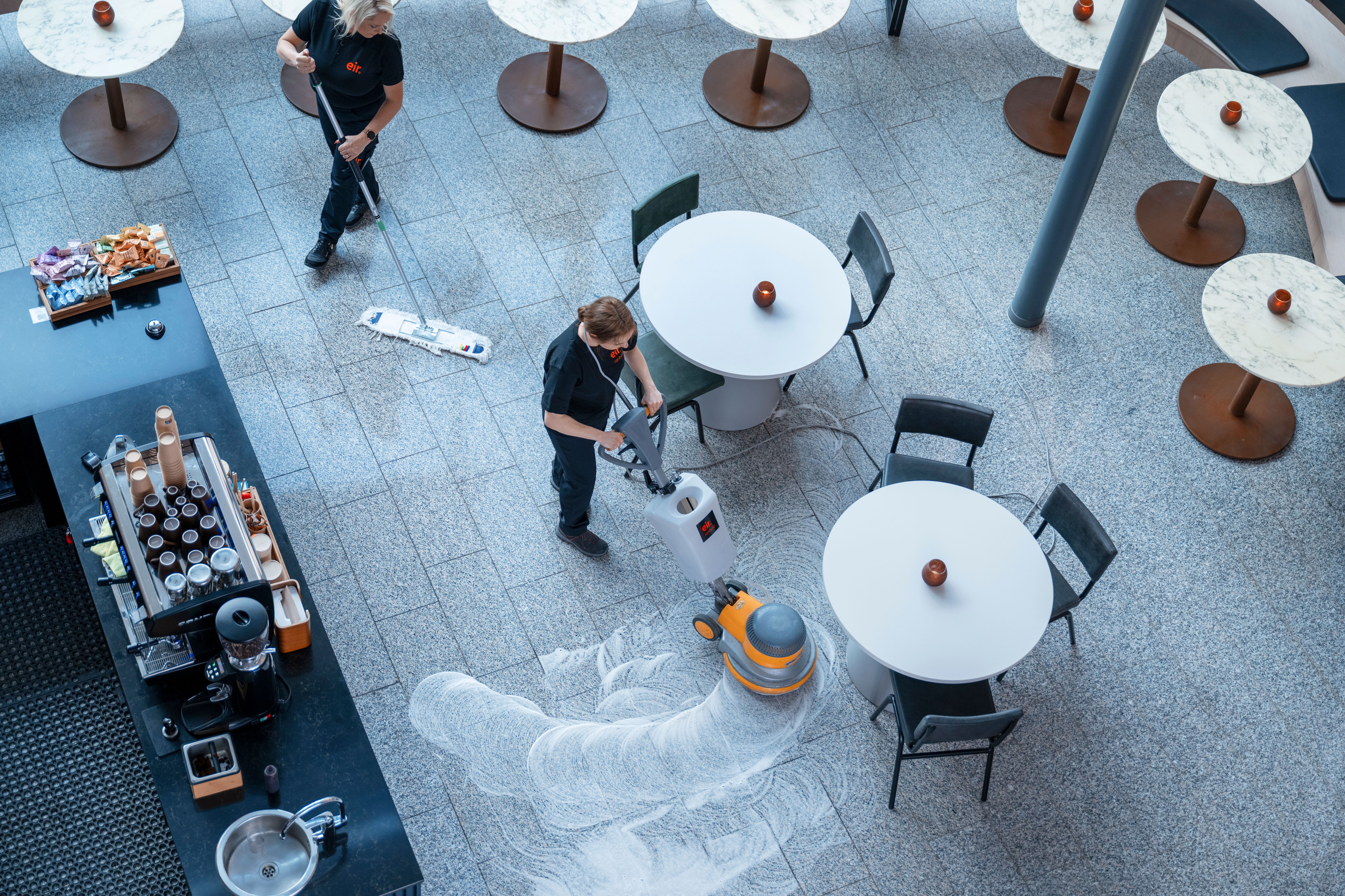 Eir er et naturlig valg for alle bedrifter som søker en komplett leverandør av renholdstjenester.