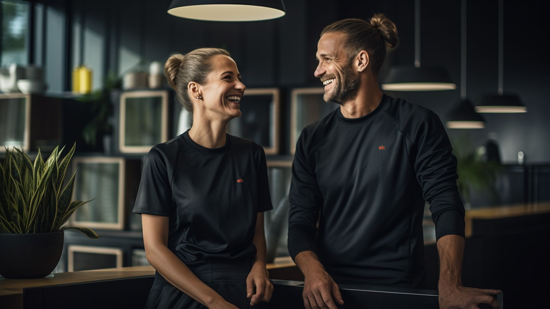 Bilde av dame og mann fra Eir 