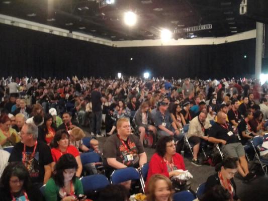 Kerumunan penggemar memenuhi Hall H di San Diego Comic-Con