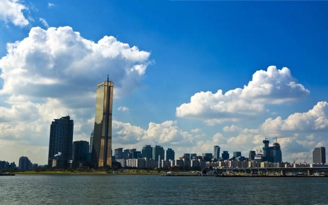 Panorama Sungai Han dan skyline kota Seoul