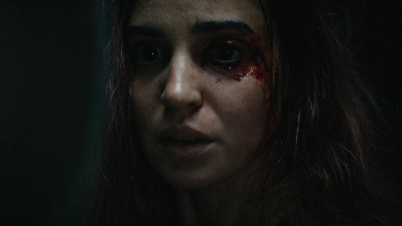 Cuplikan trailer Evil Dead Burn terkait adegan pertengahan kredit dengan karakter Polly