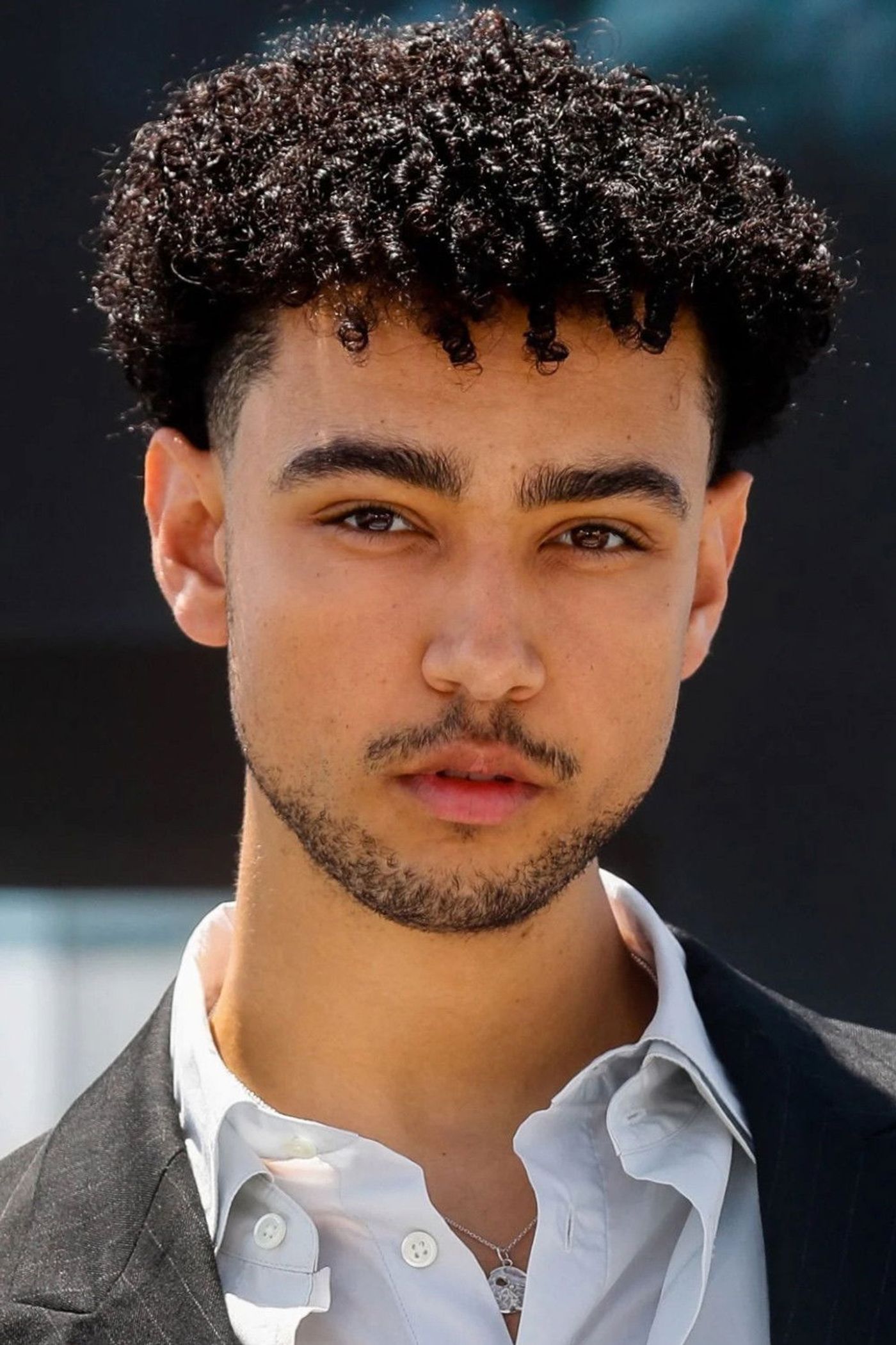 Foto profil Archie Madekwe, pemeran Simon dalam Midsommar