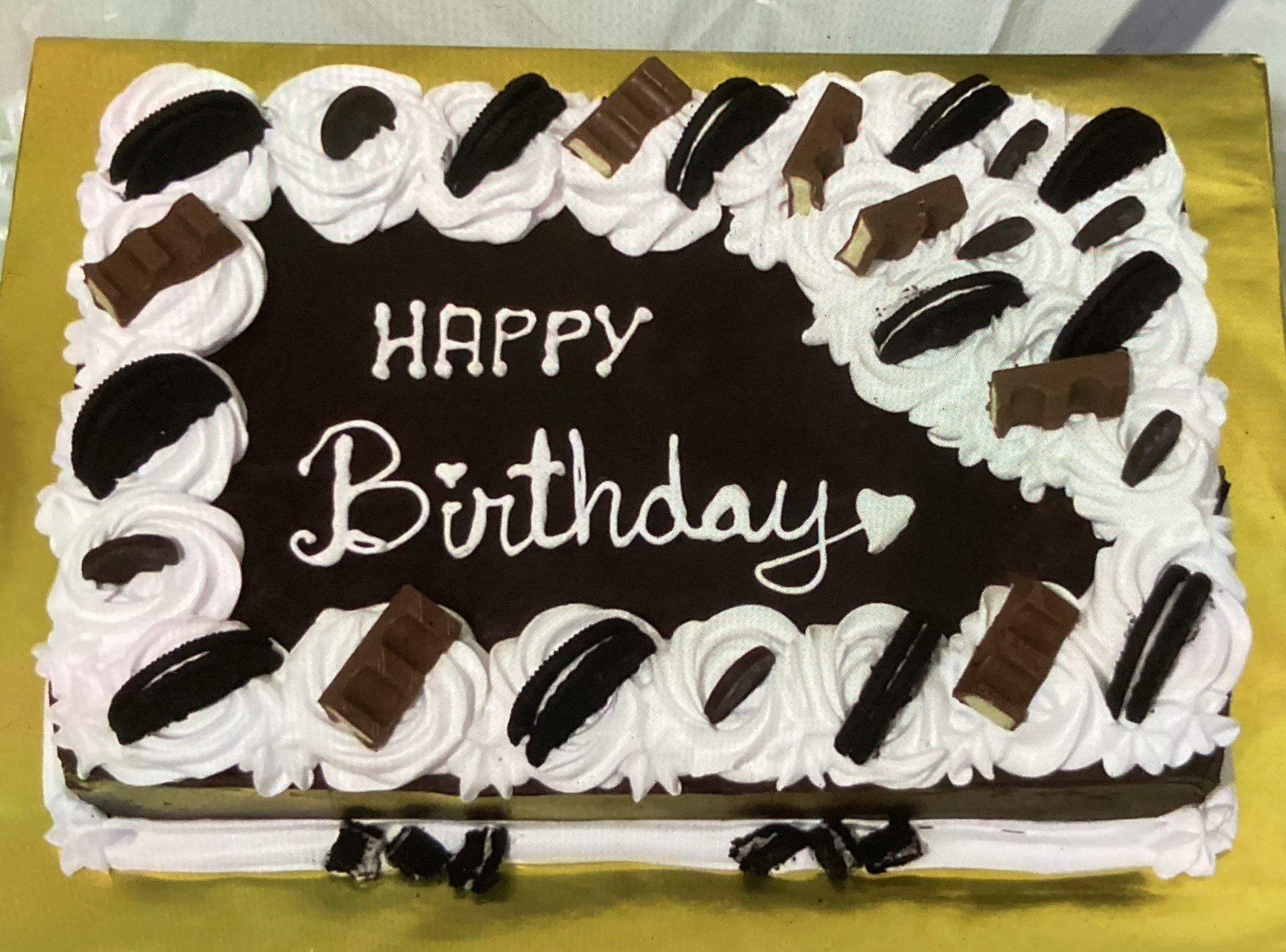 Lorie Kapangyarihan, cake maker.