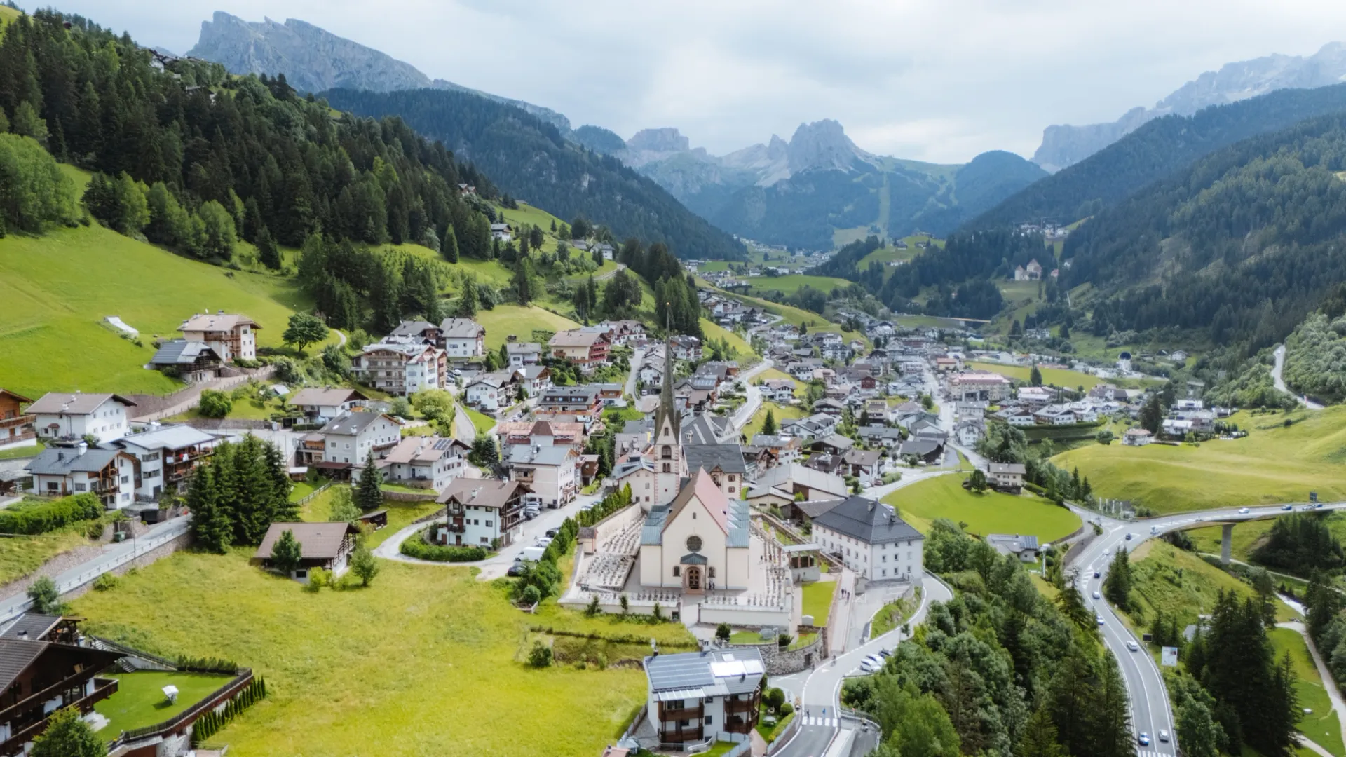 Comfort & Value: The Best 2-Star Hotel Style Stay in Santa Christina