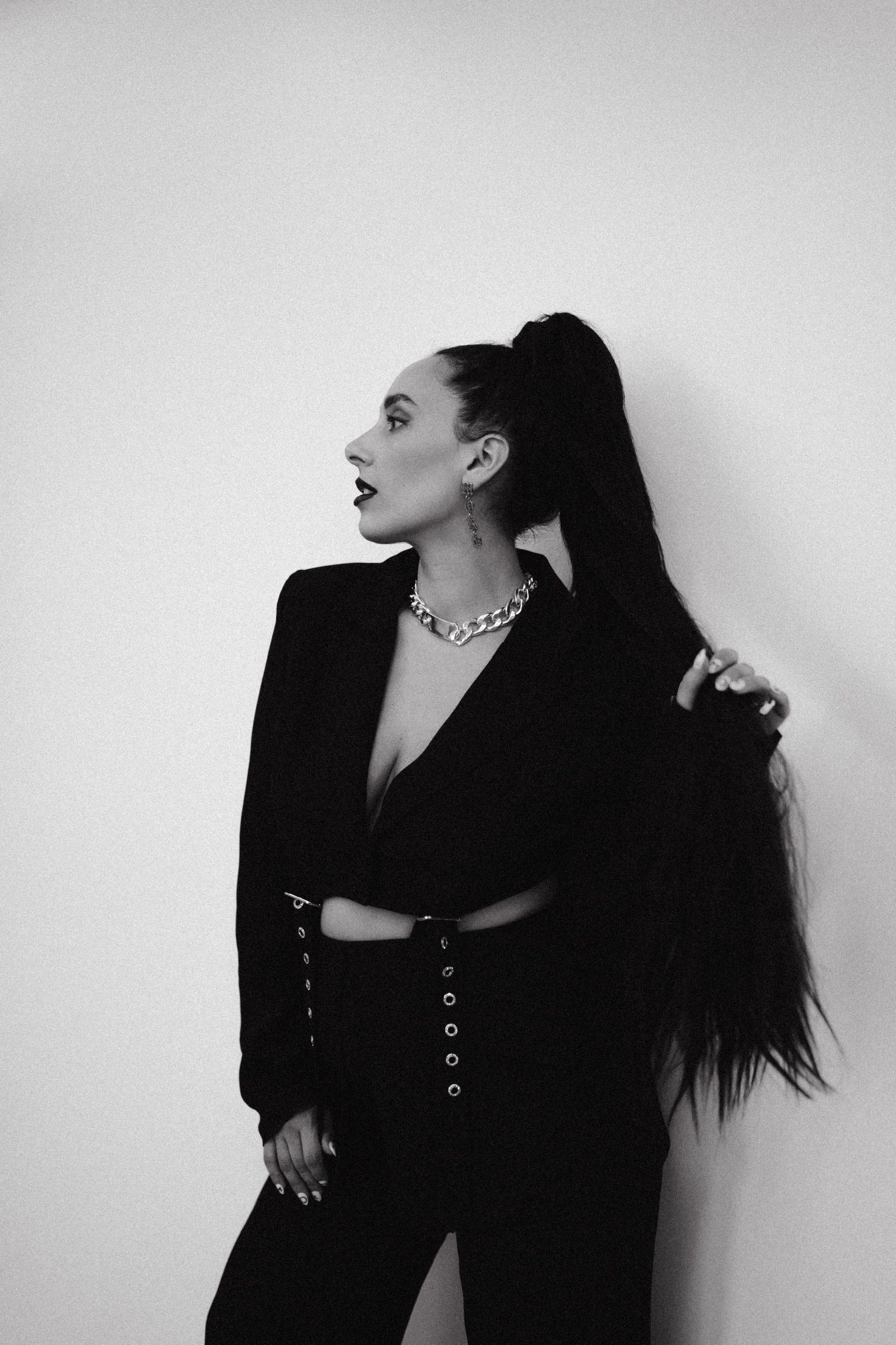 Alexa Nika, Master PMU Arist & Education professional headshot at MOKO Beauty.