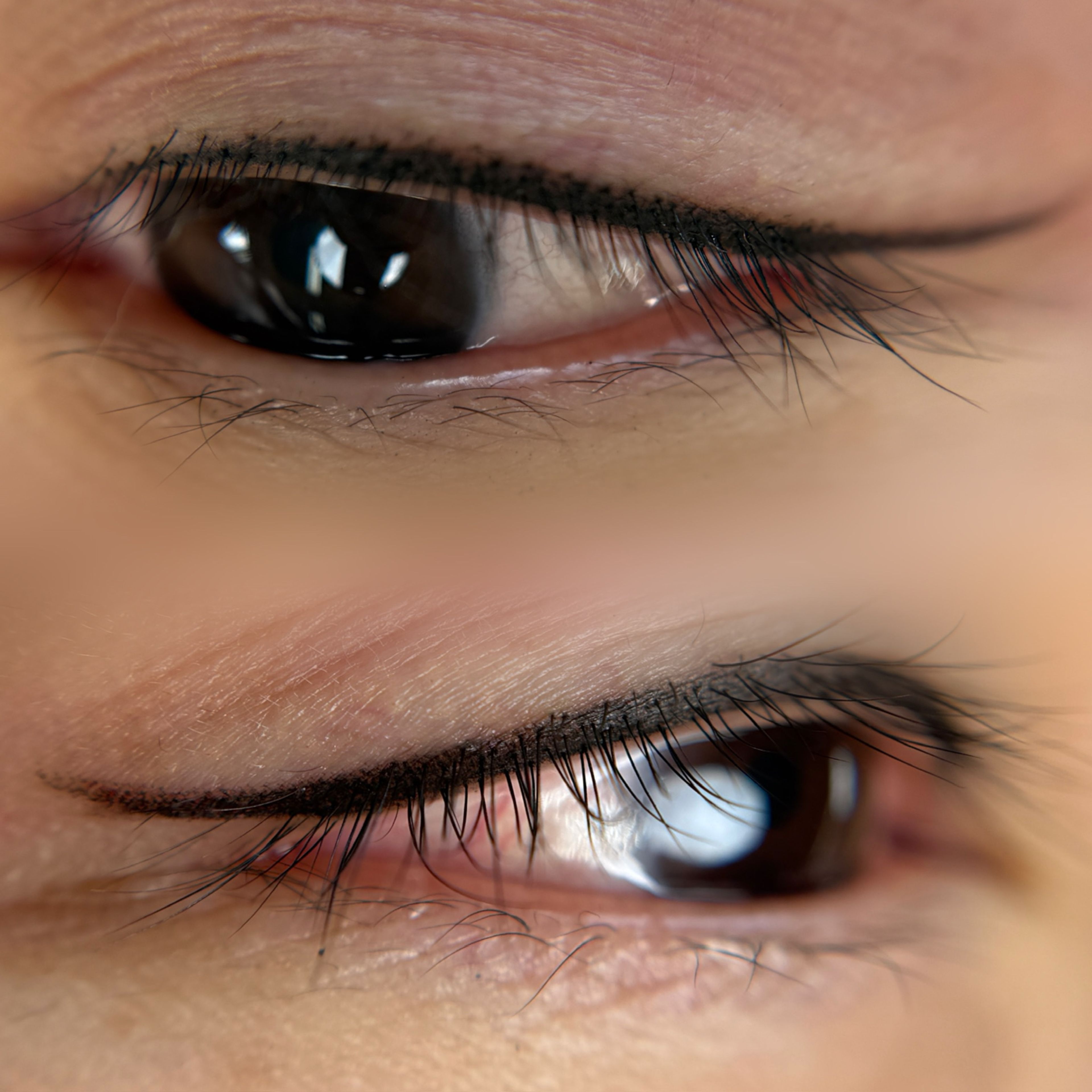 Before and After Winged Eyeliner done by Alexa Nika (@bostonbrowsociety) at MOKO Beauty