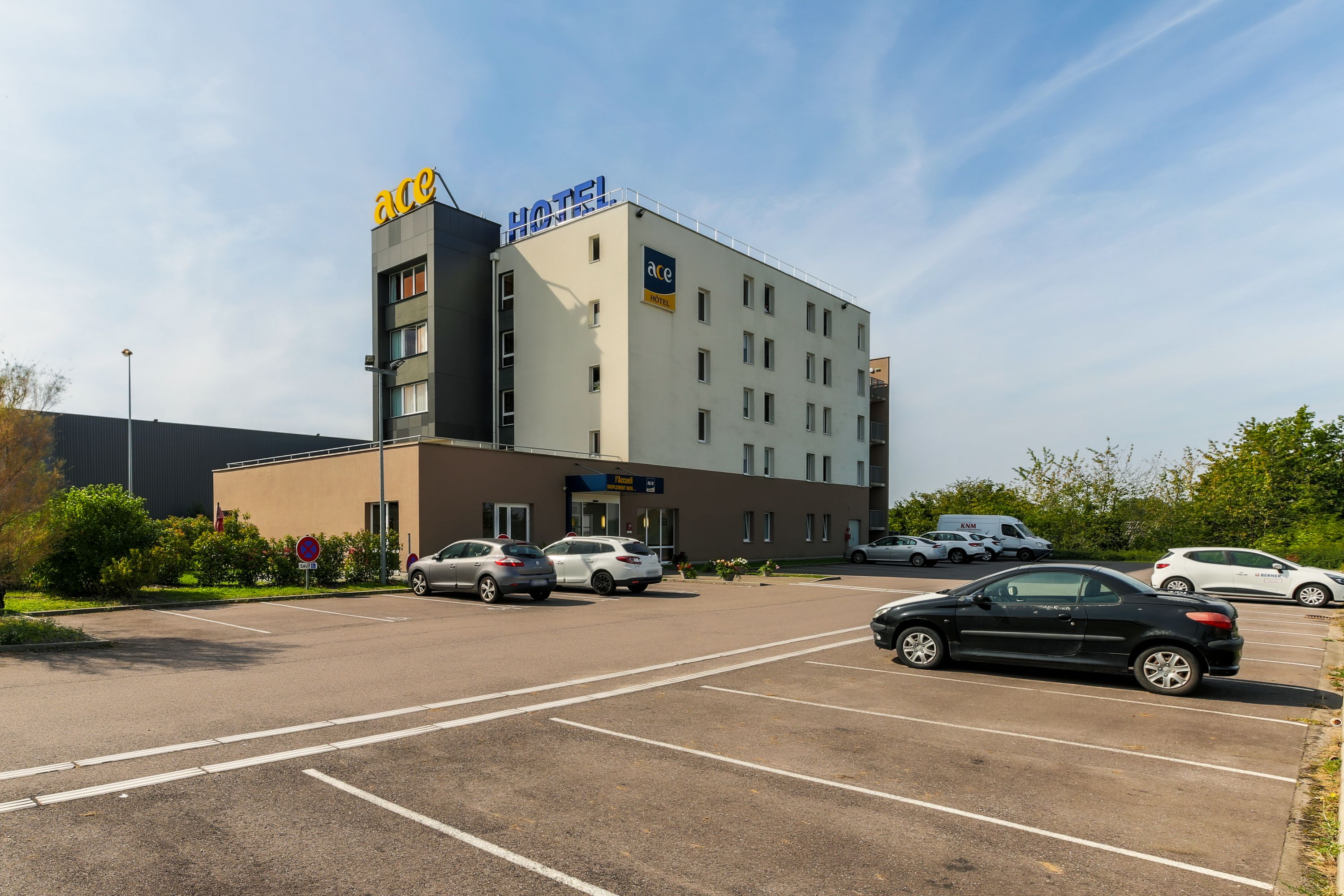 PARKING ACE HOTEL CREUTZWALD