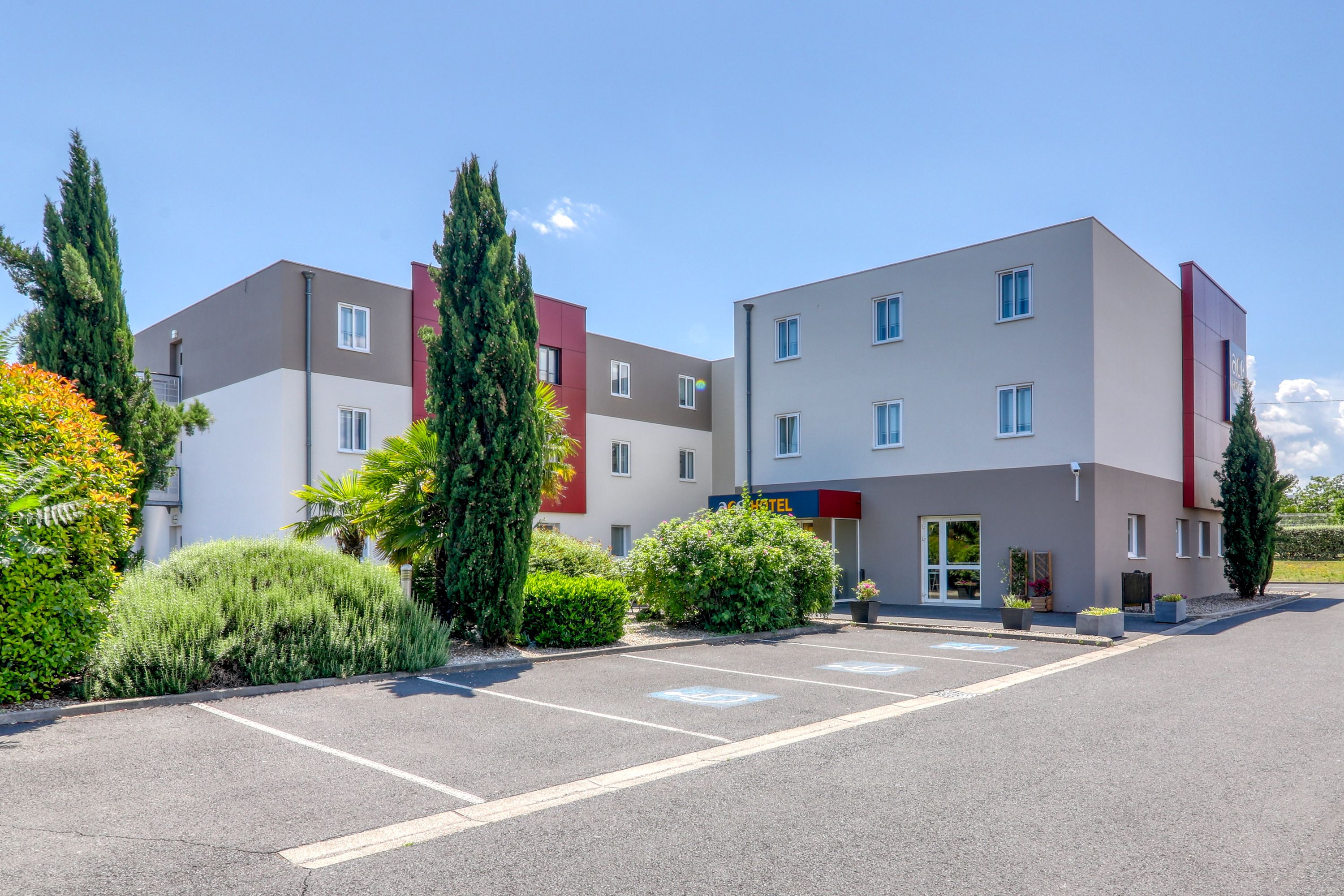 PARKING ACE HOTEL CLERMONT-FERRAND