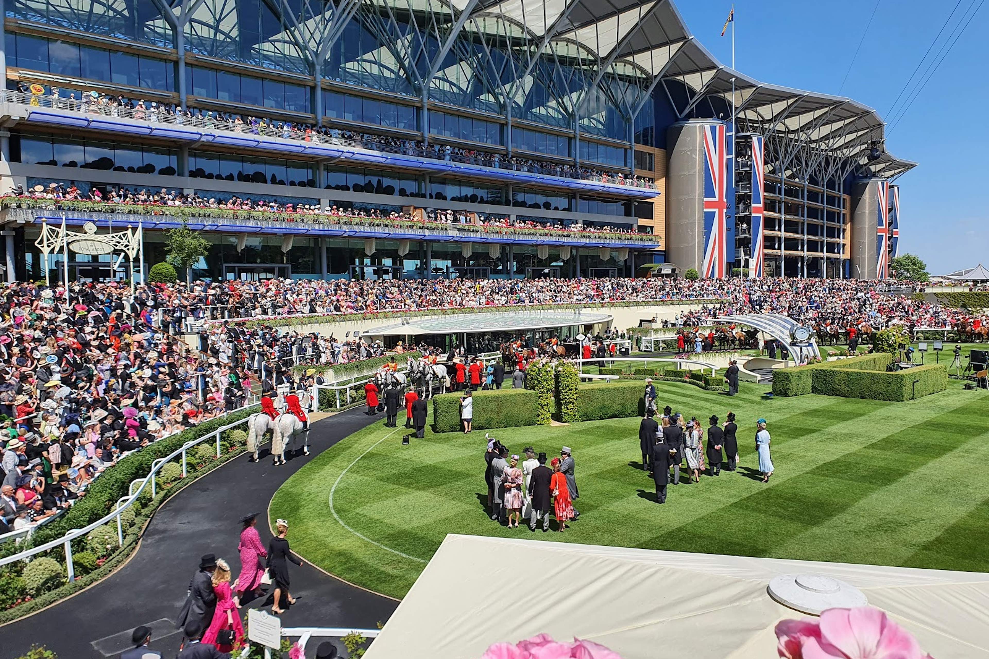 The Royal Procession down the Straight Mile