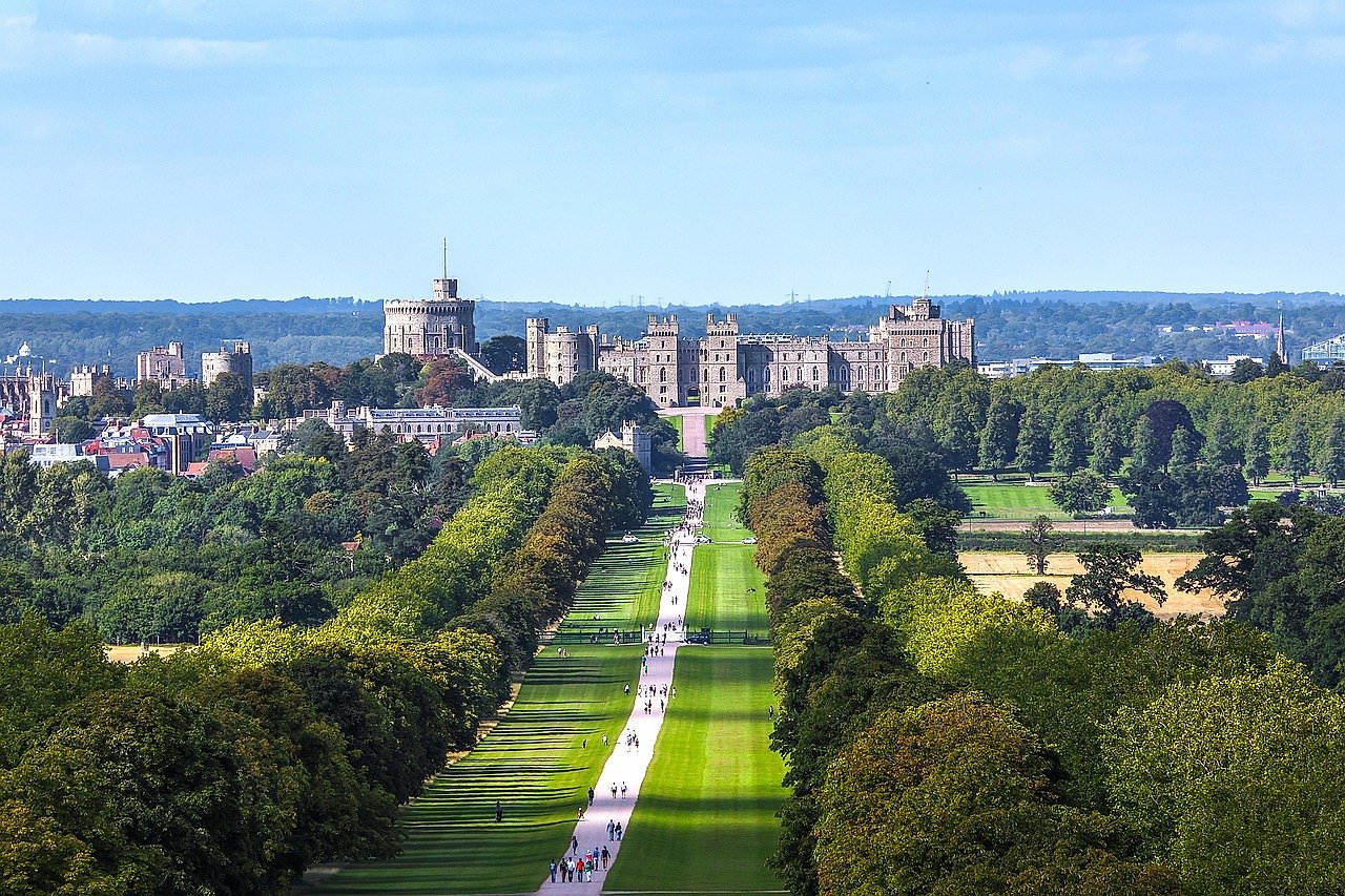 Tree-lined avenue near Windsor Castle in the Victorian era
