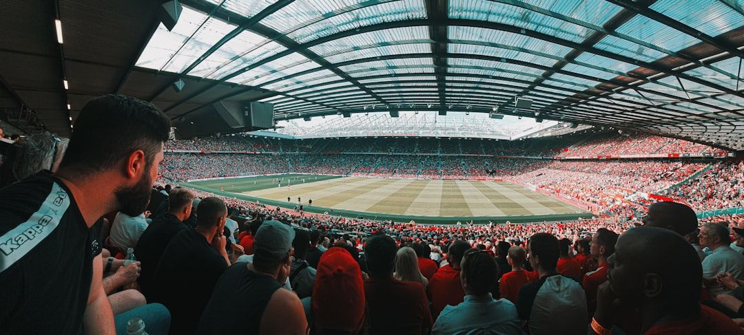 Manchester United crowd atmosphere at Old Trafford