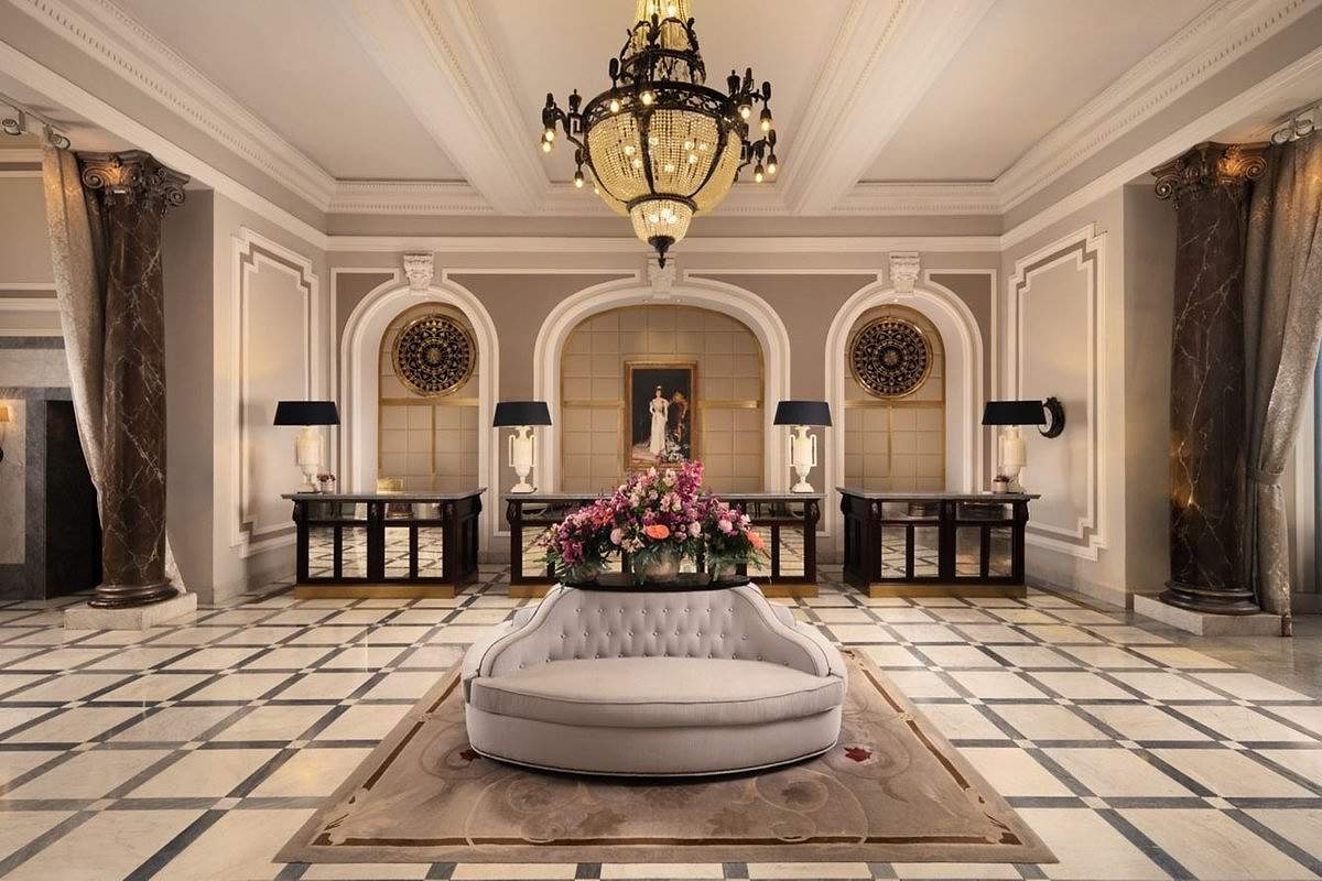 The lobby at Hotel Maria Cristina