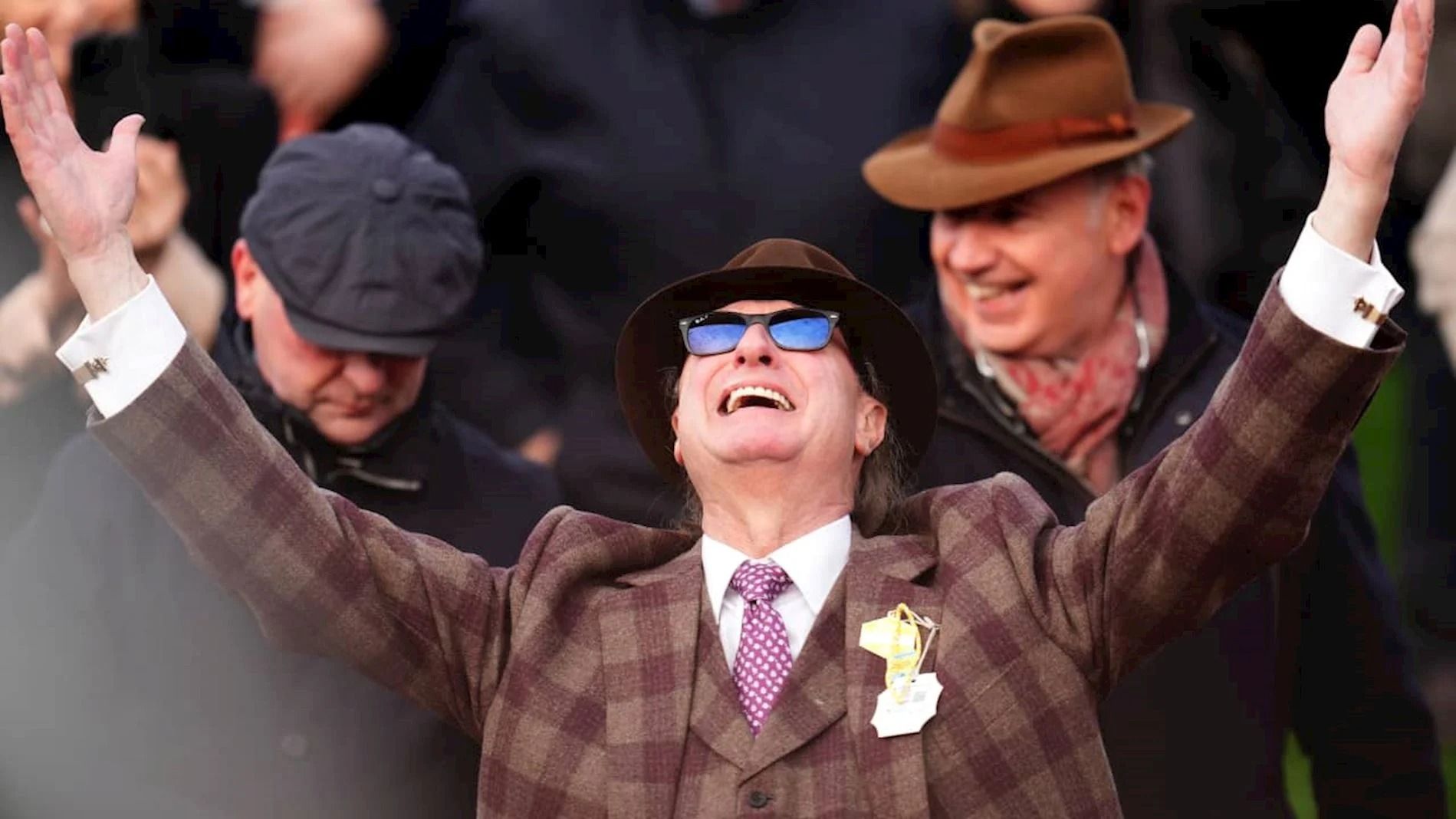 Cheltenham crowd member