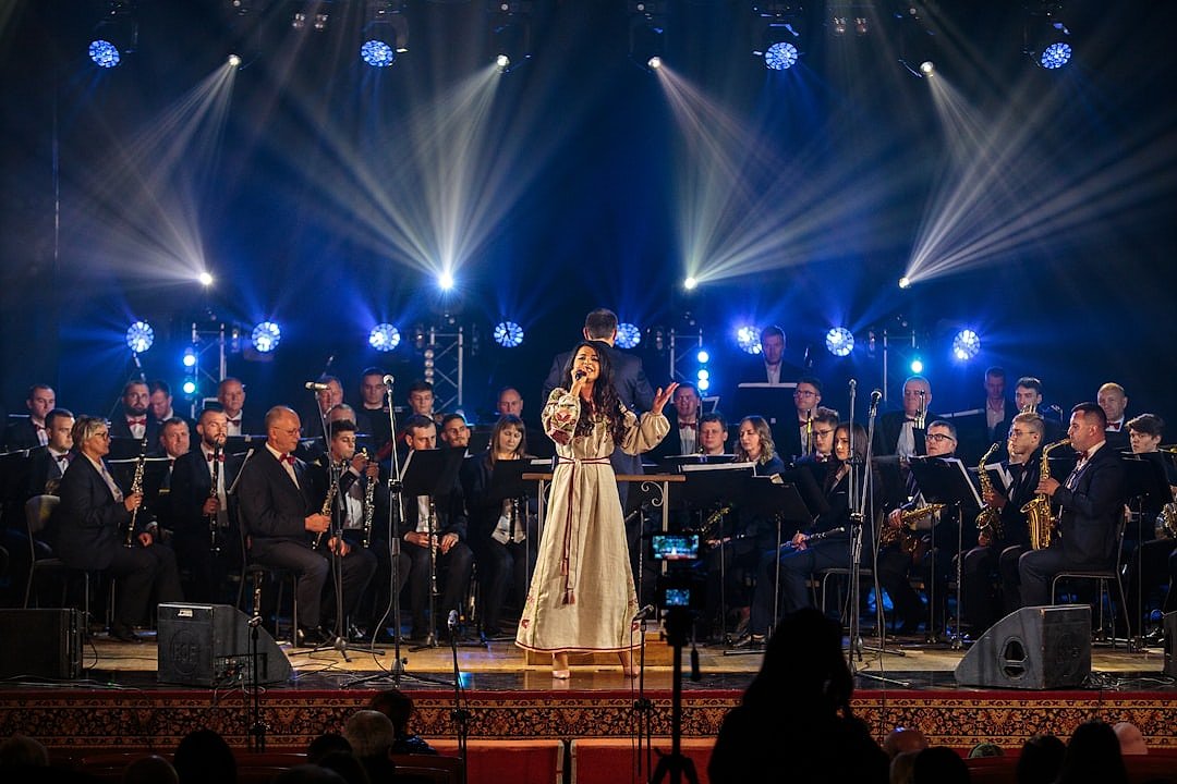Orchestral concert performance with full ensemble