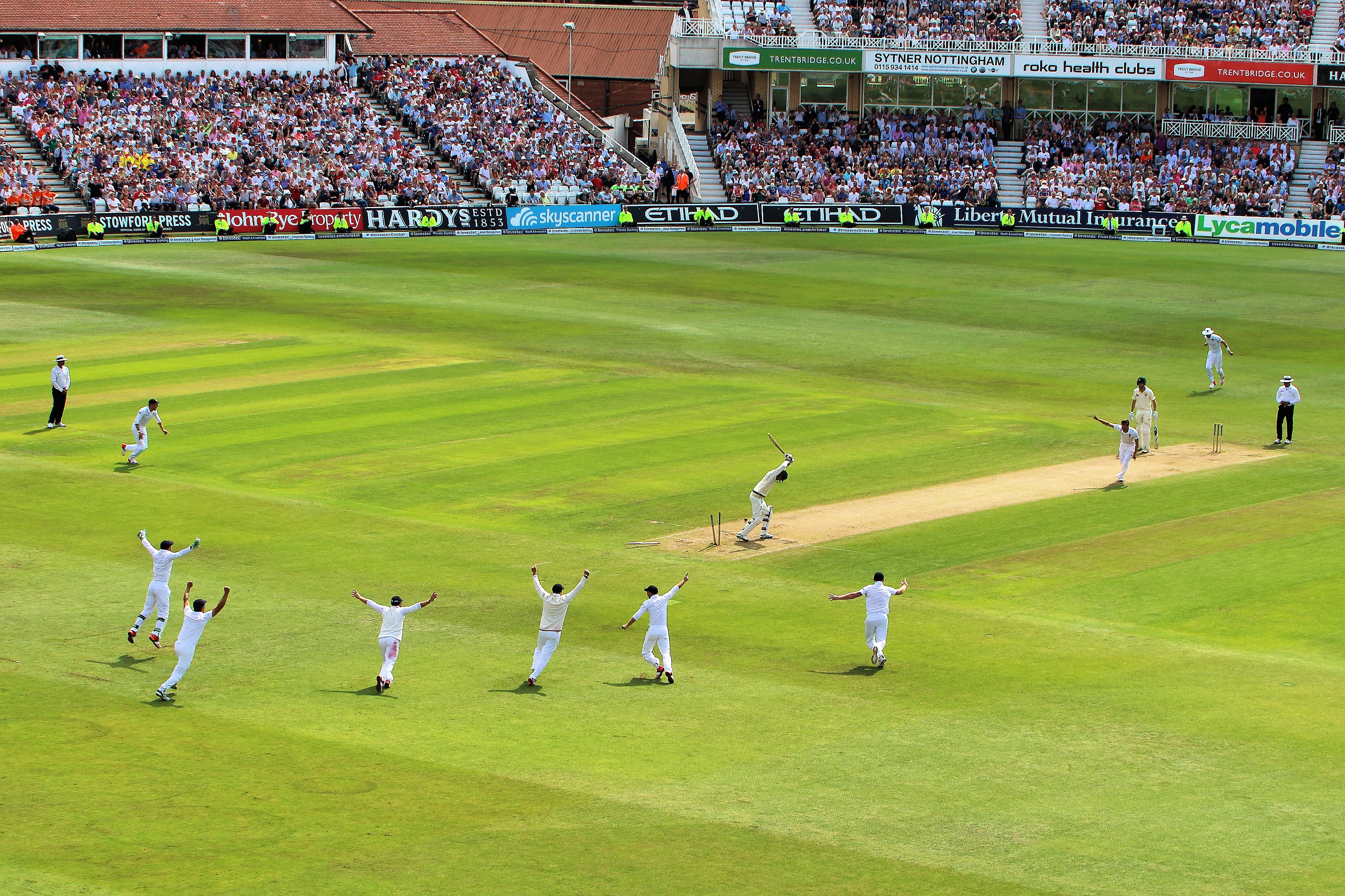 England take final wicket at Trent Bridge
