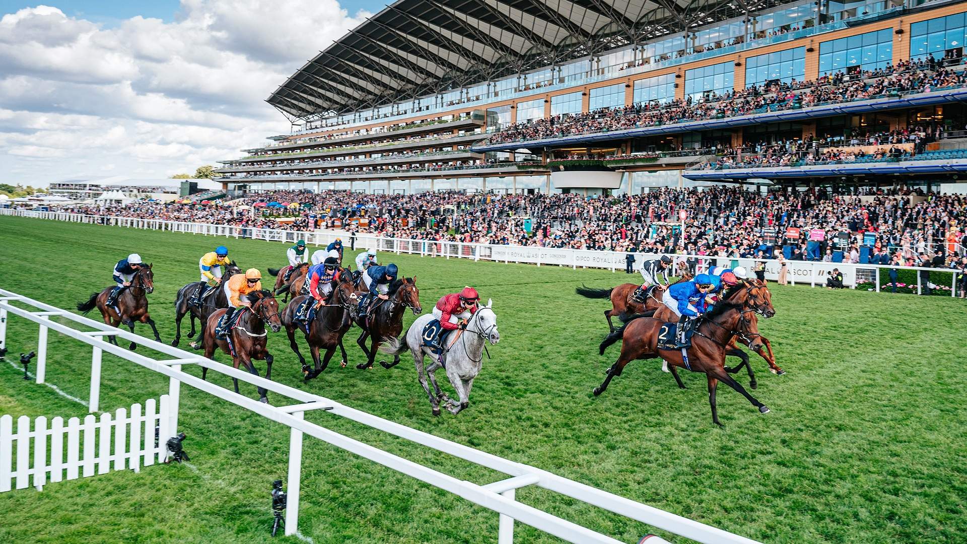 Ascot Racecourse grandstand and course