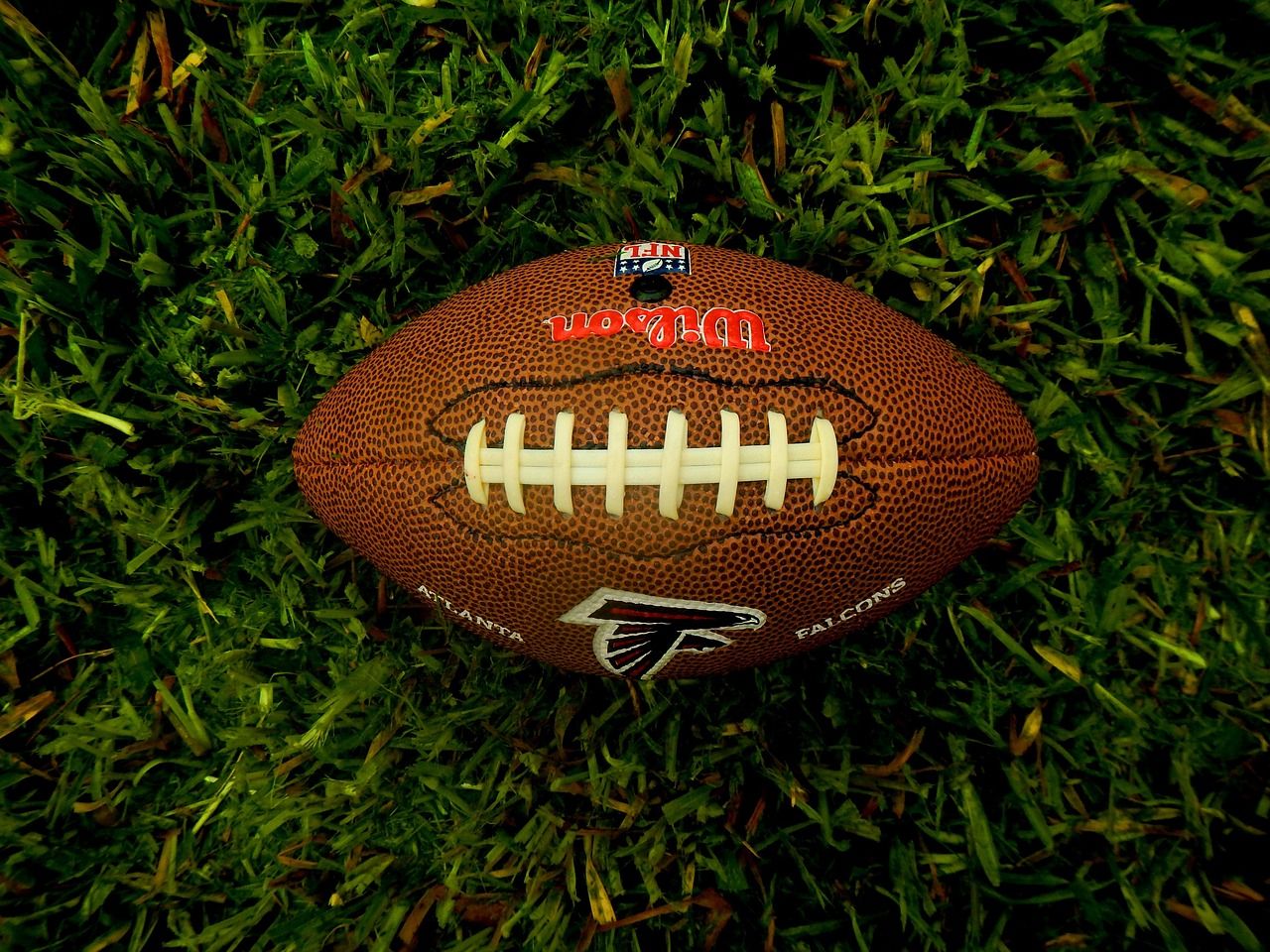 1986: Super Bowl XX draws a record television audience.