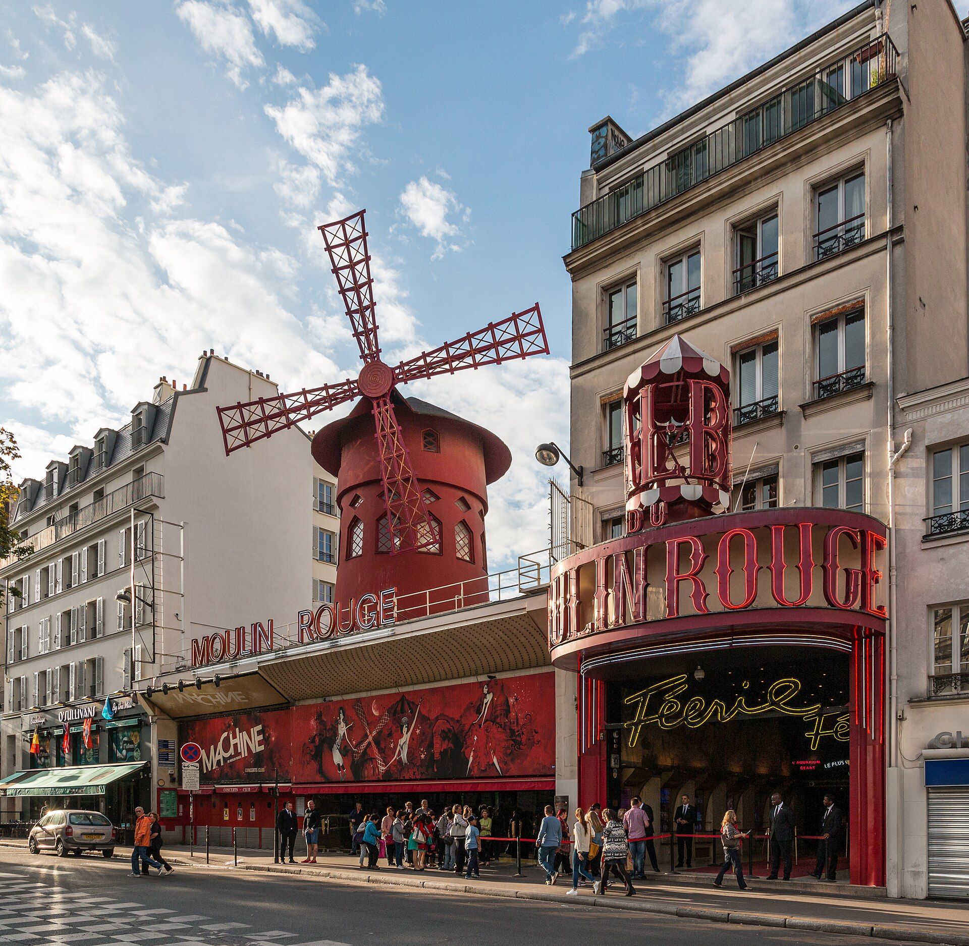 The red windmill at 82 Boulevard de Clichy