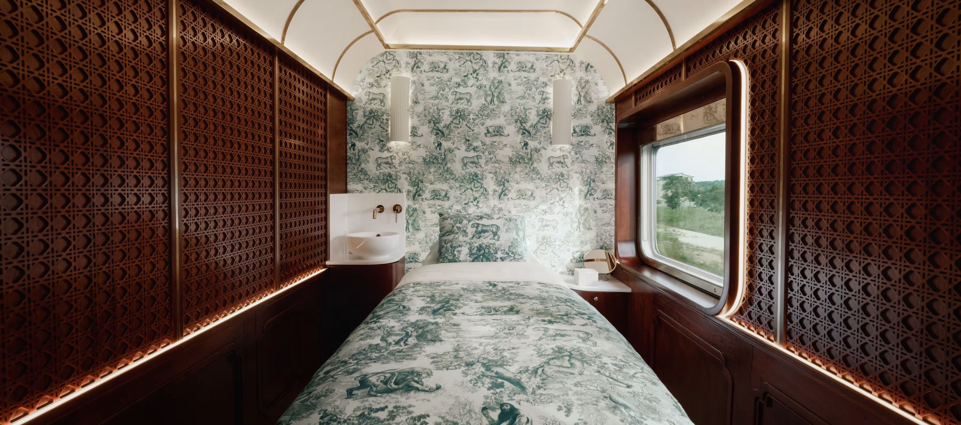 Cabin suite, E&O Express