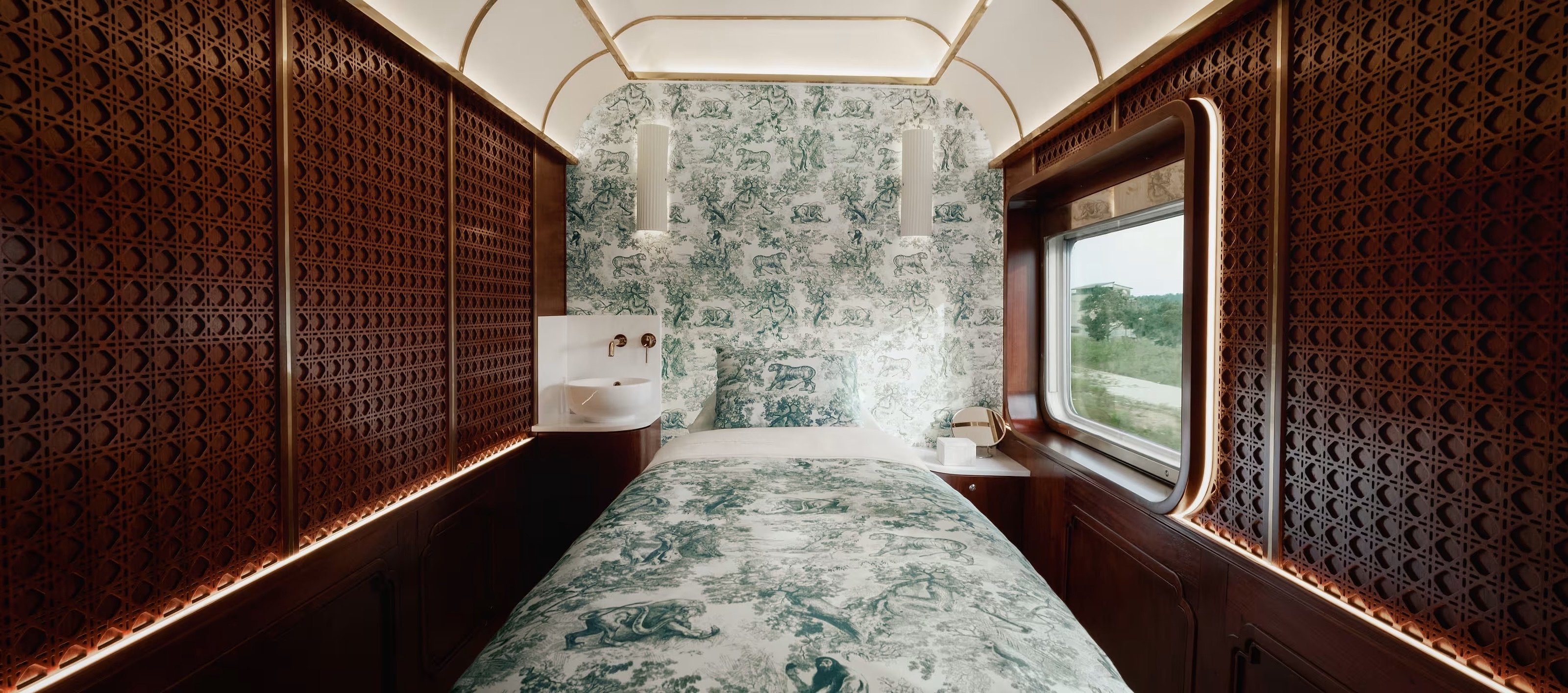 Cabin suite, E&O Express