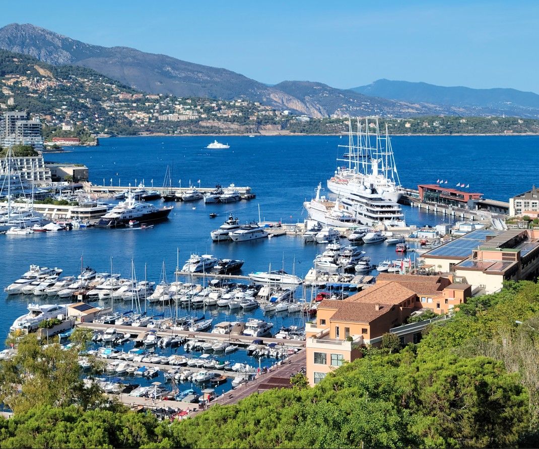 Harbour yachts as floating grandstands