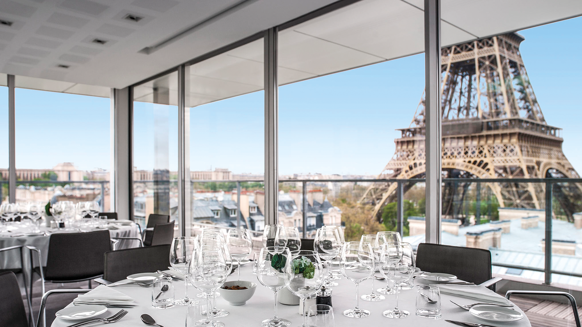 Exterior view of Pullman Tour Eiffel Hotel in Paris
