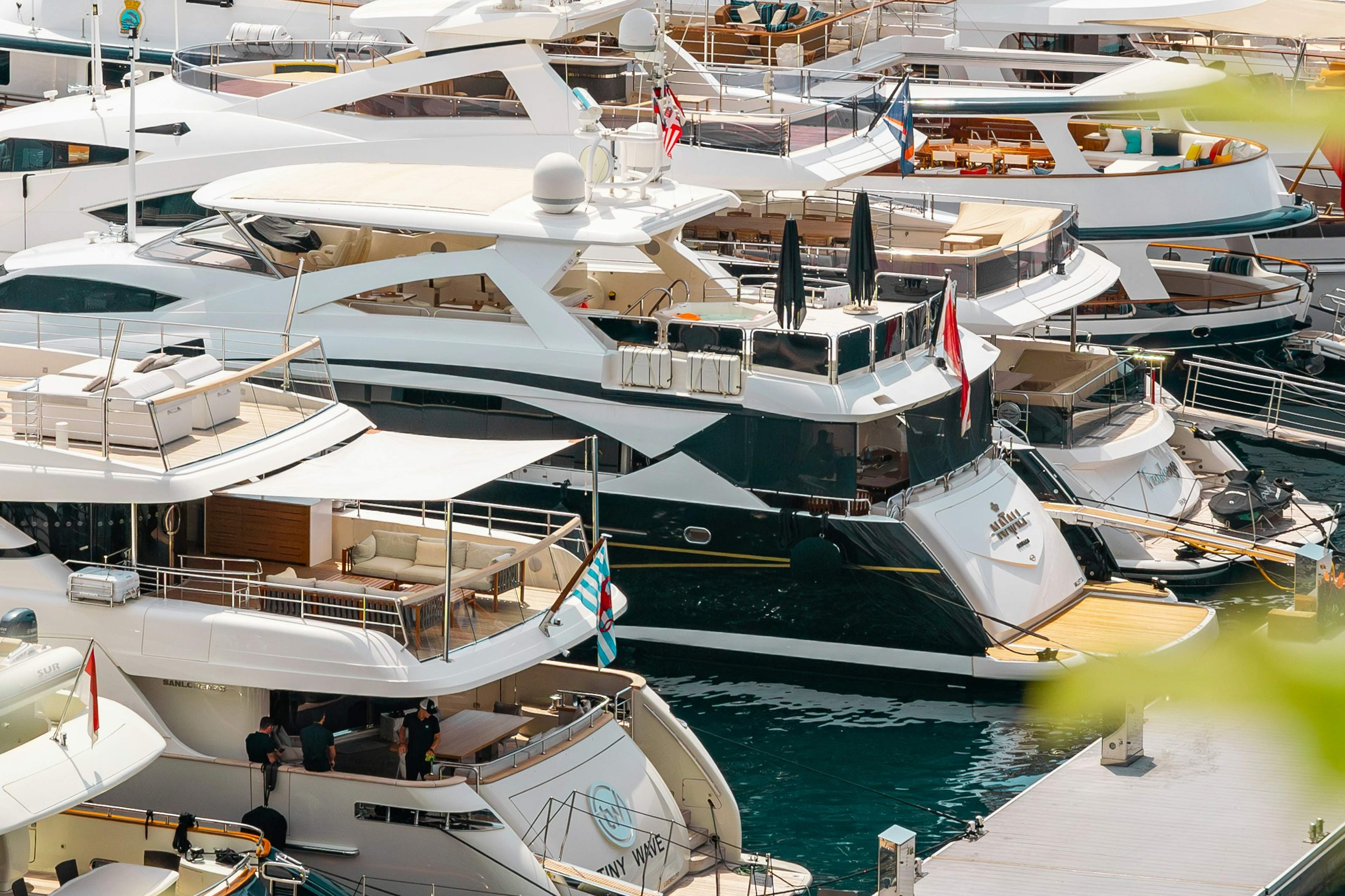 Harbour yachts as floating grandstands