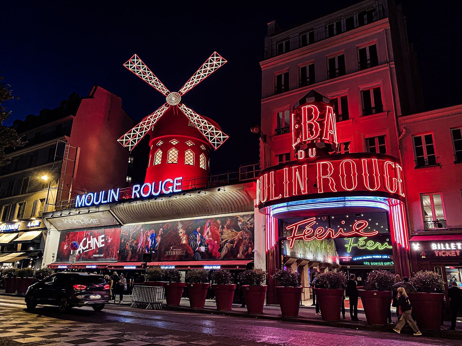 Féerie, the revue since 1999