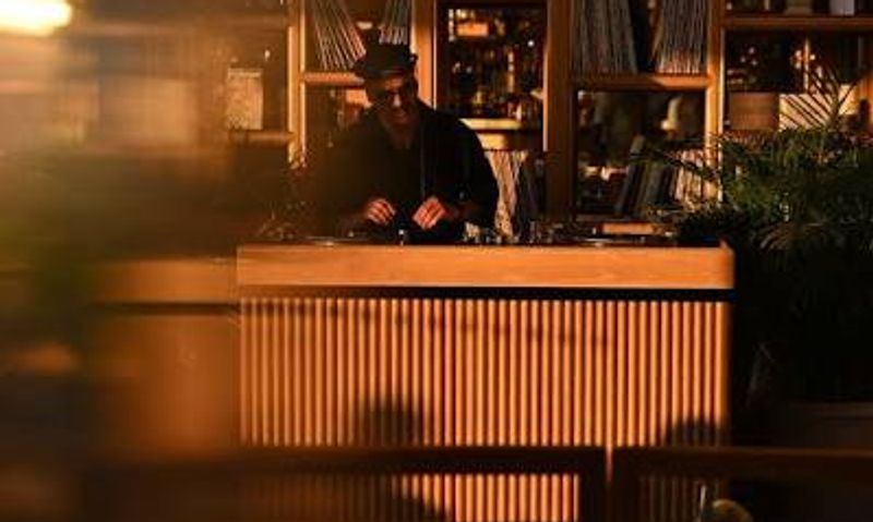 Avra Bar